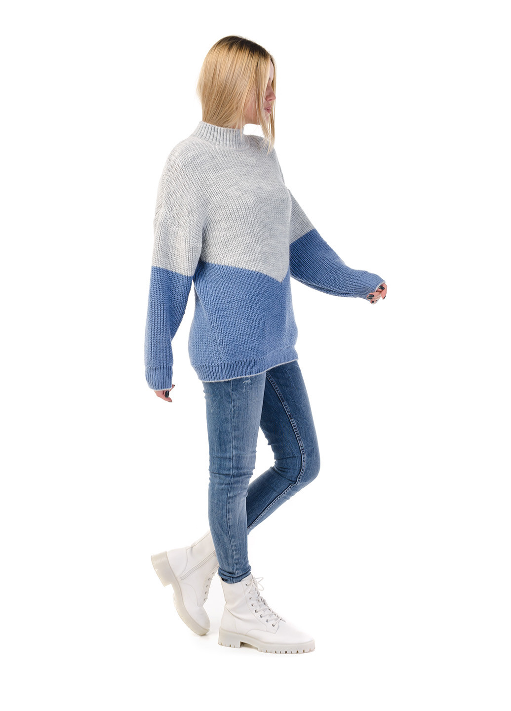 Синий зимний свитер SVTR