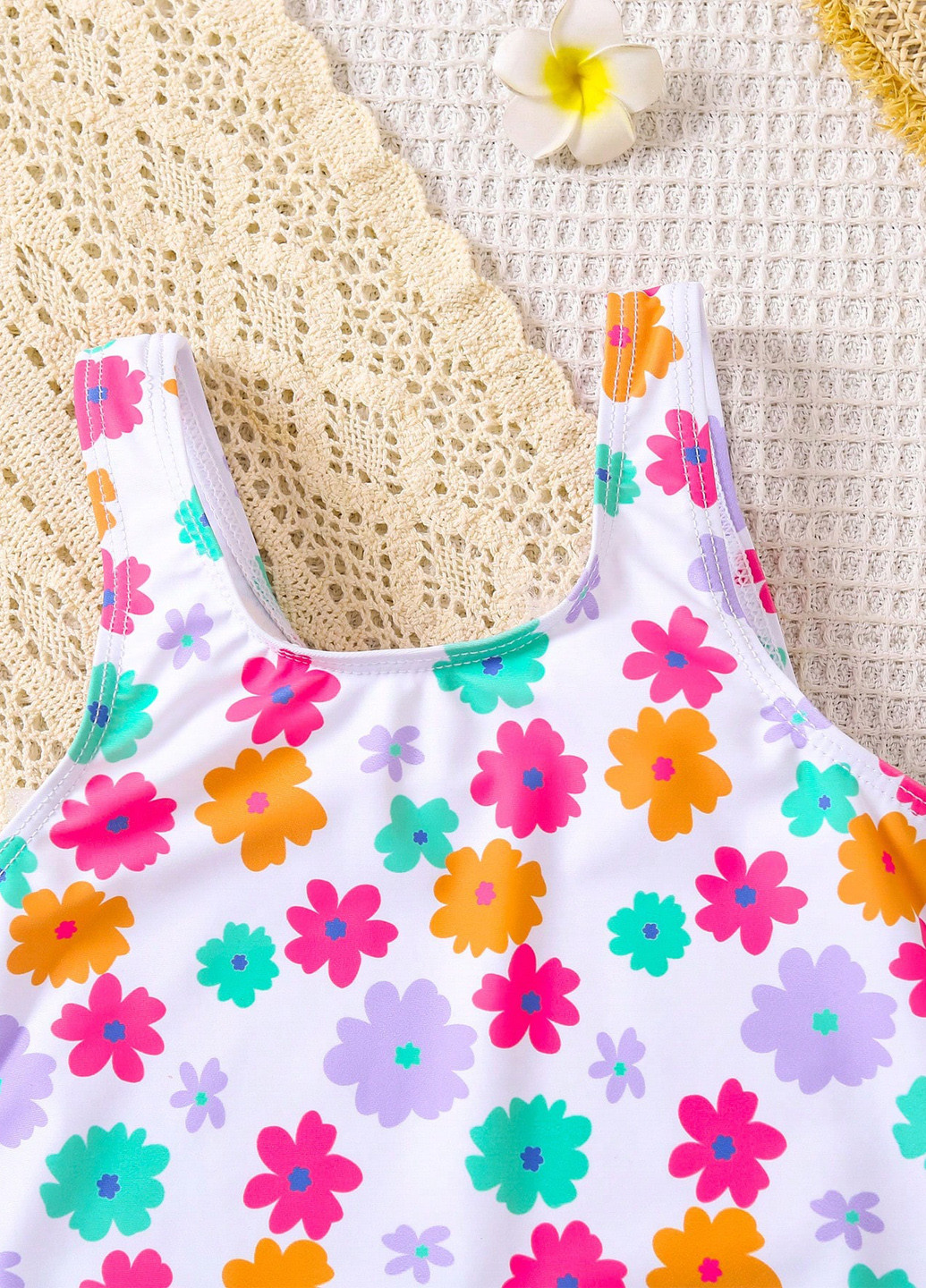 Белый летний купальник слитный SHEIN