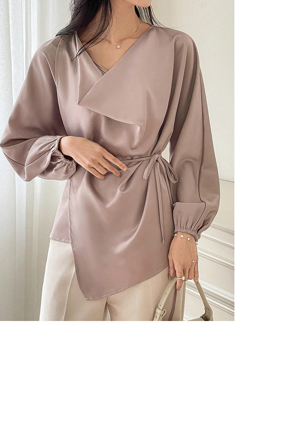 Пудрова блуза на запах SHEIN