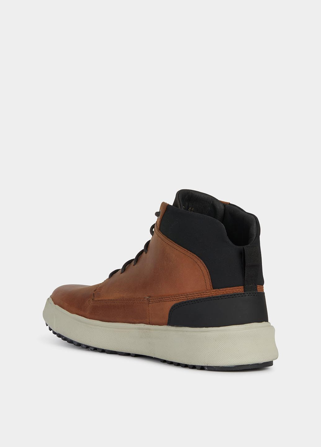 Коричневые зимние ботинки Geox