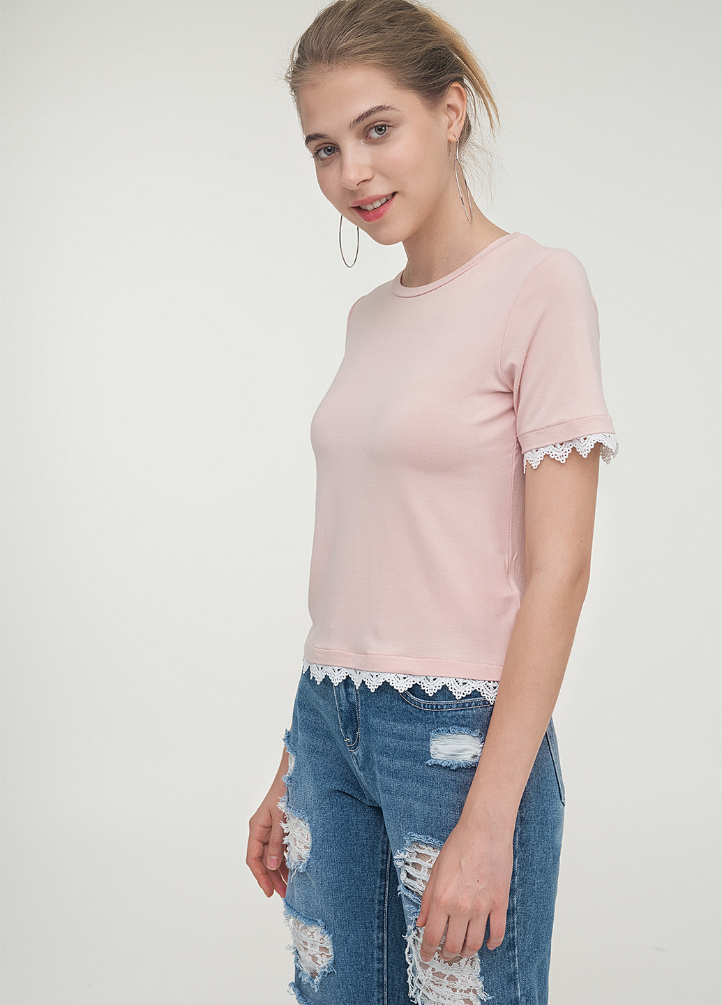 Светло-розовая летняя футболка befree