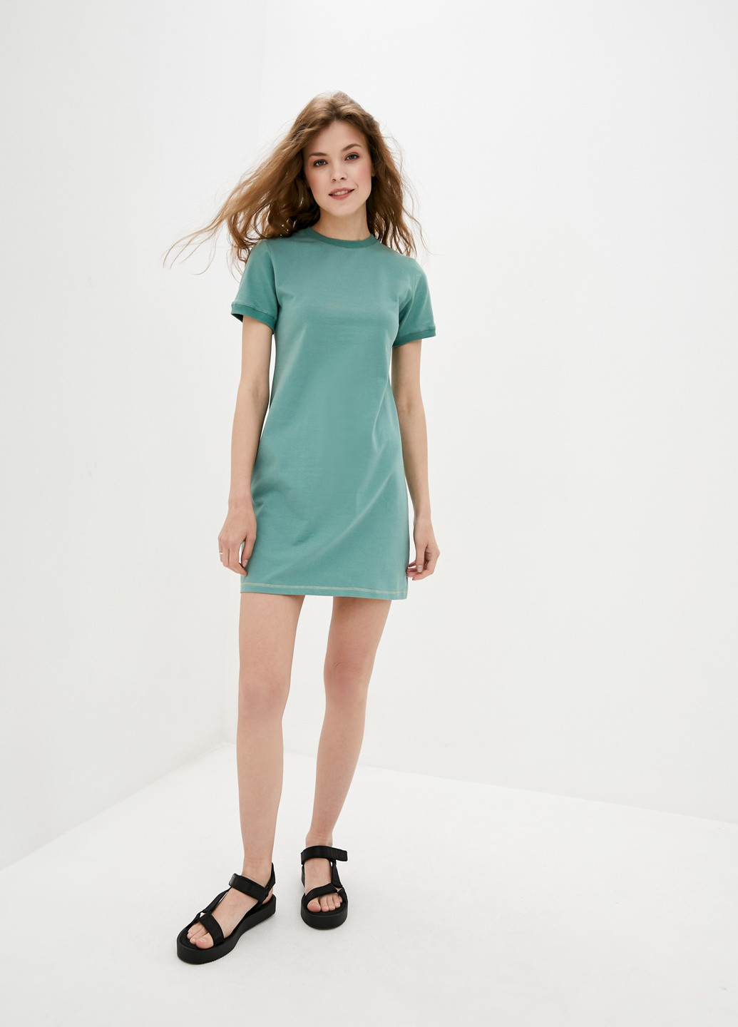 Зеленое кэжуал платье футболка платье-футболка Daria Karpiuk однотонное
