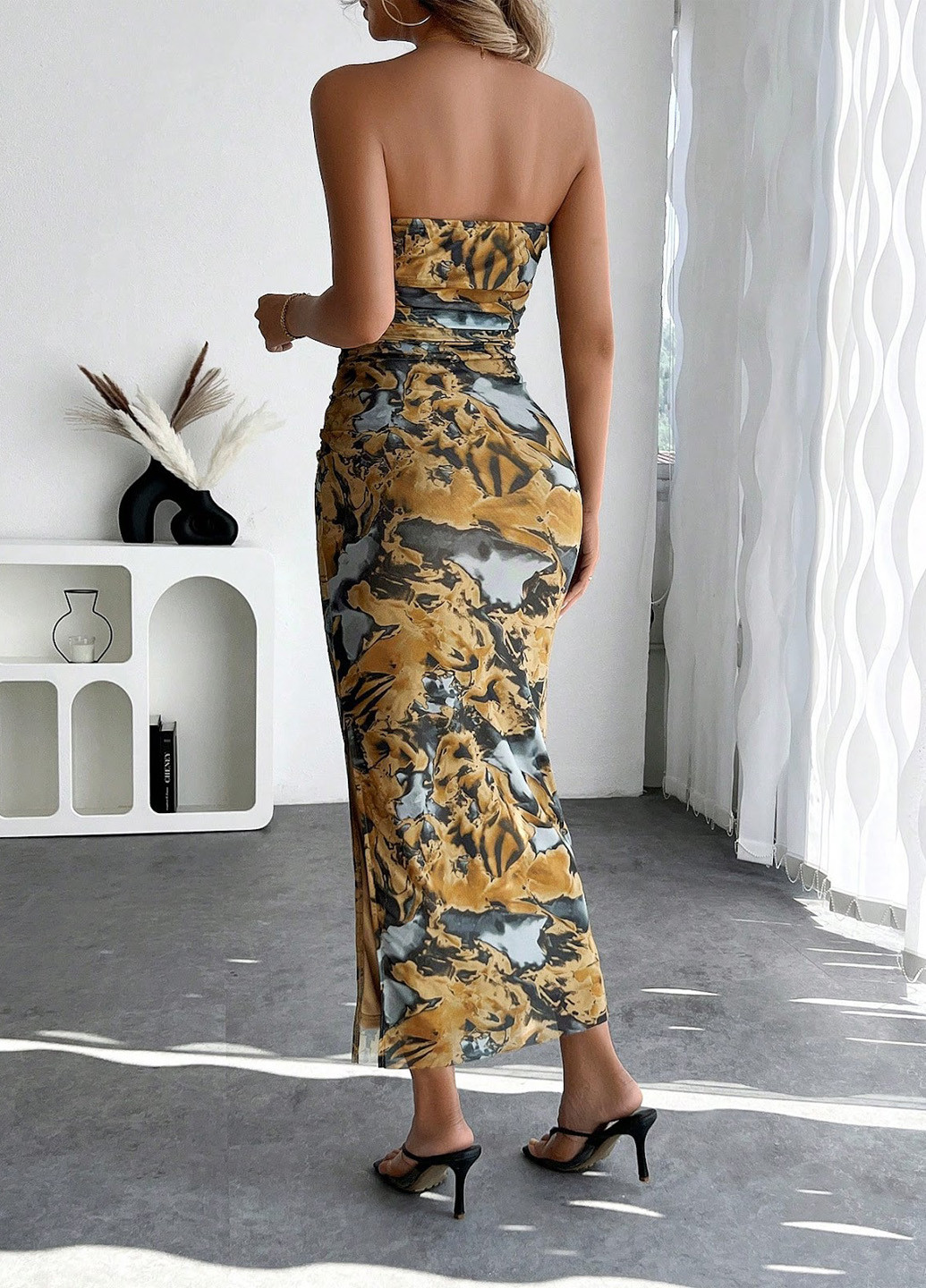 Жовтий кежуал сукня бандо, силуетна, з відкритою спиною SHEIN з абстрактним візерунком