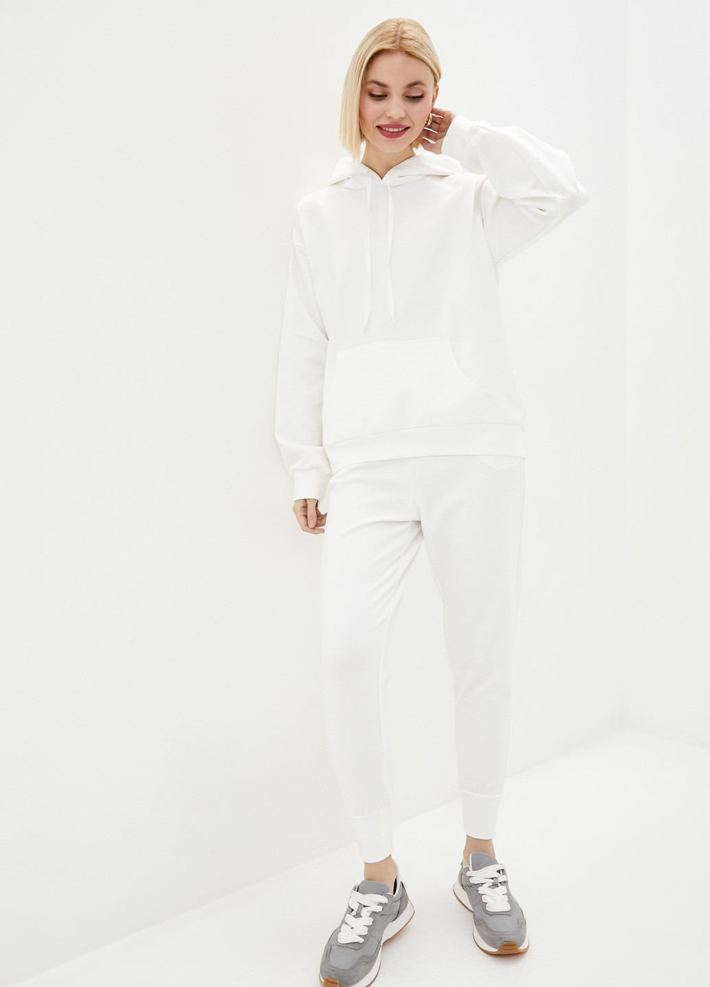 Молочная худи ZUBRYTSKAYA