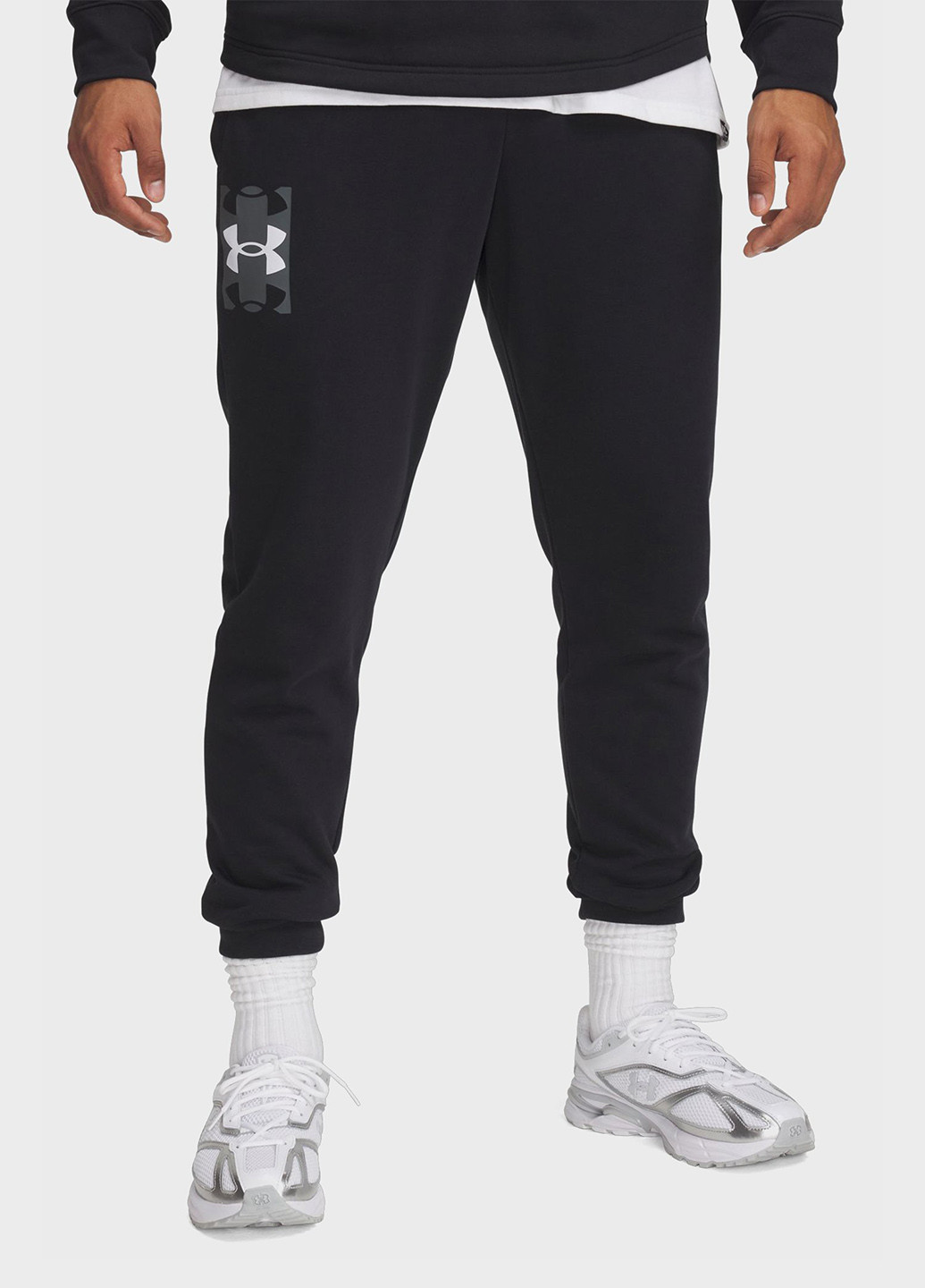 Черные спортивные демисезонные джоггеры брюки Under Armour