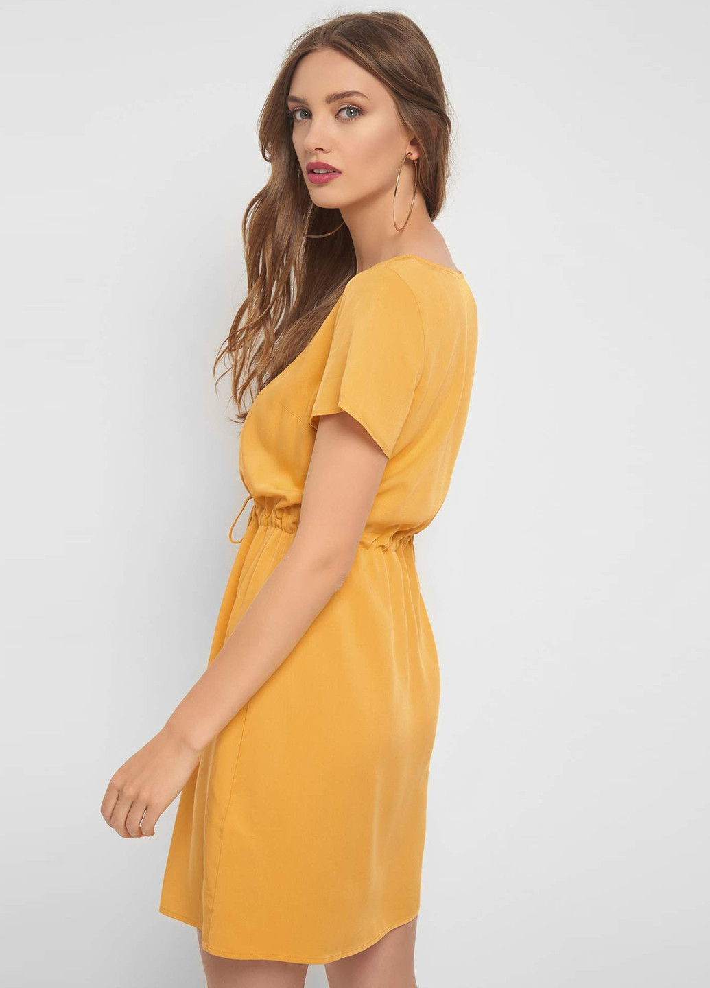 Желтое кэжуал платье платье-футболка Orsay однотонное