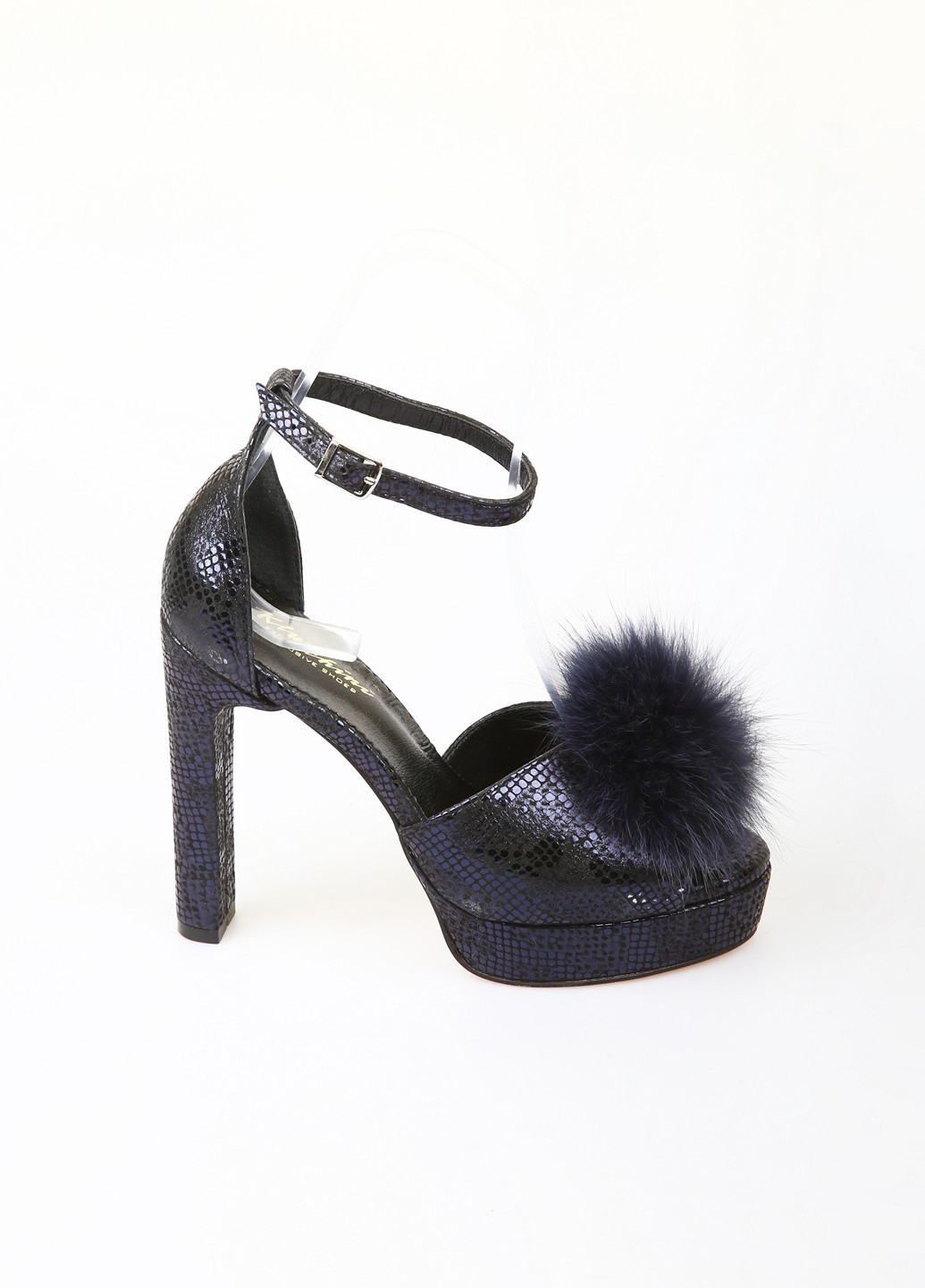 Темно-синие босоножки Kluchini