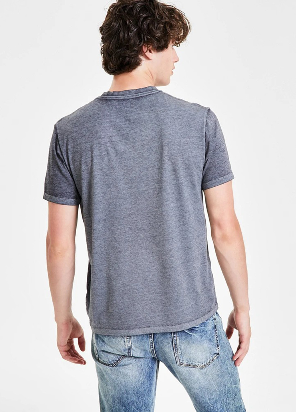 Сіра футболка Guess