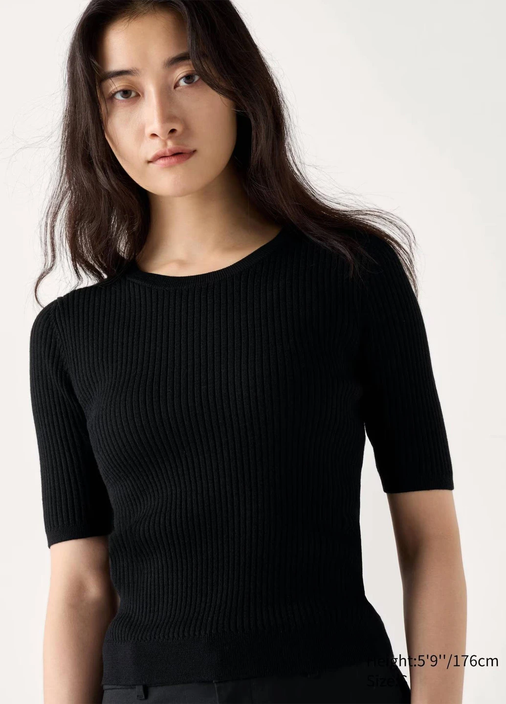 Черный демисезонный свитер джемпер Uniqlo