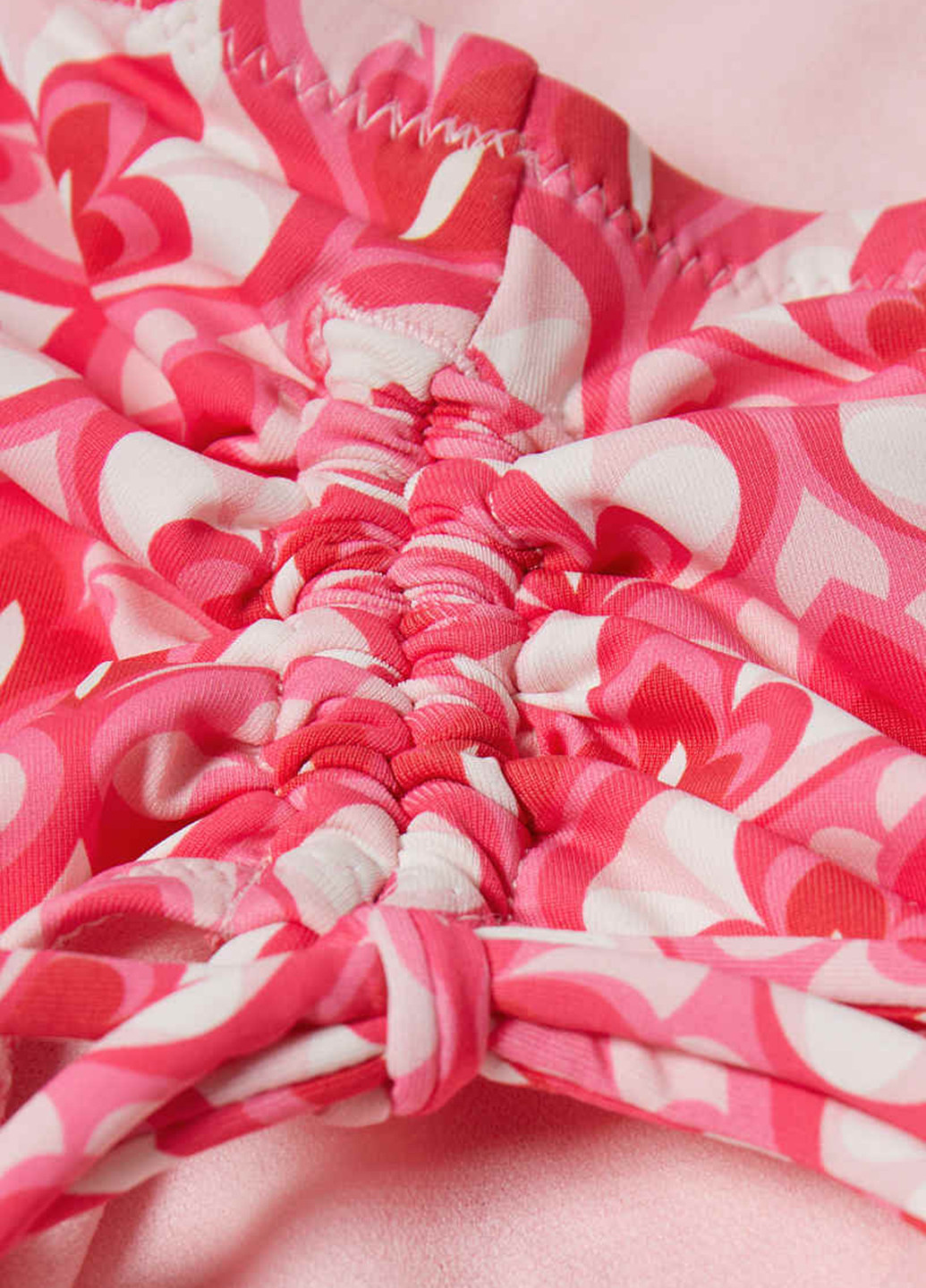 Розовые купальные трусики с абстрактным узором C&A