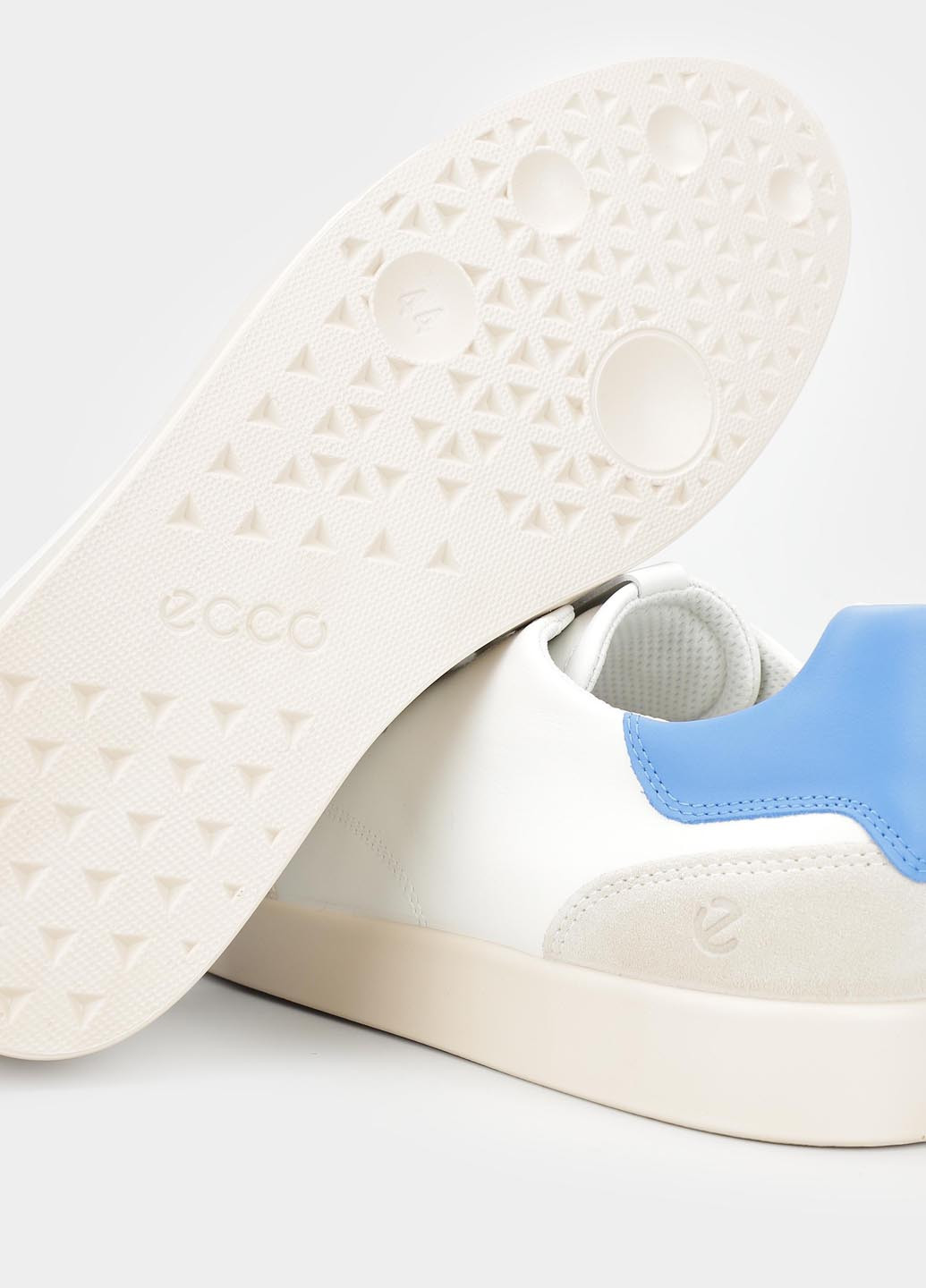 Білі кеди Ecco