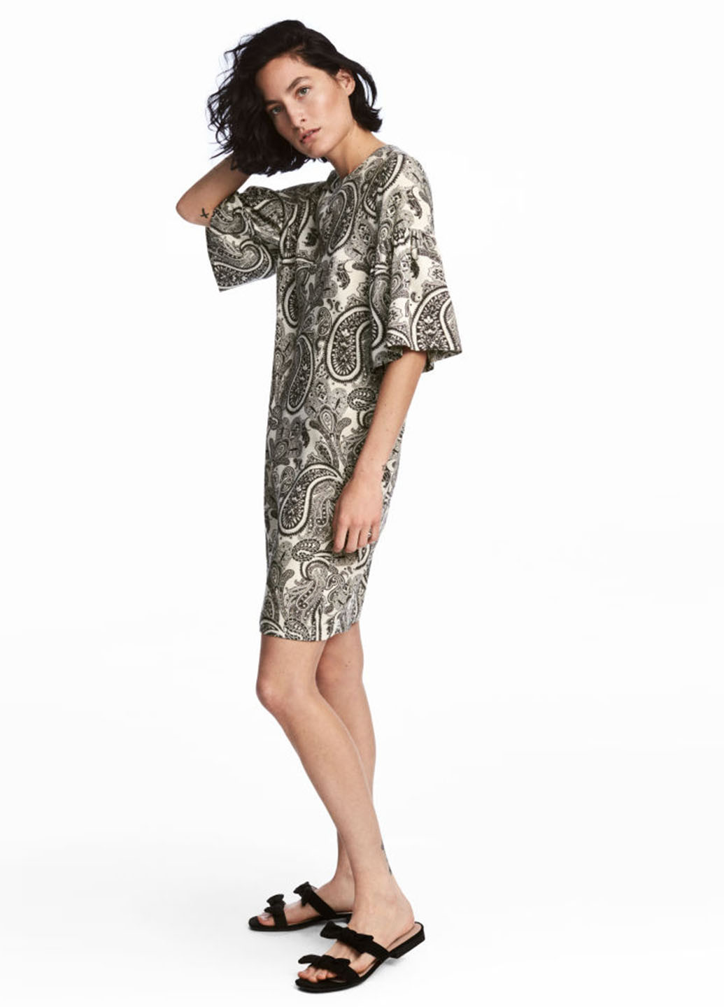 Светло-серое кэжуал платье H&M с рисунком