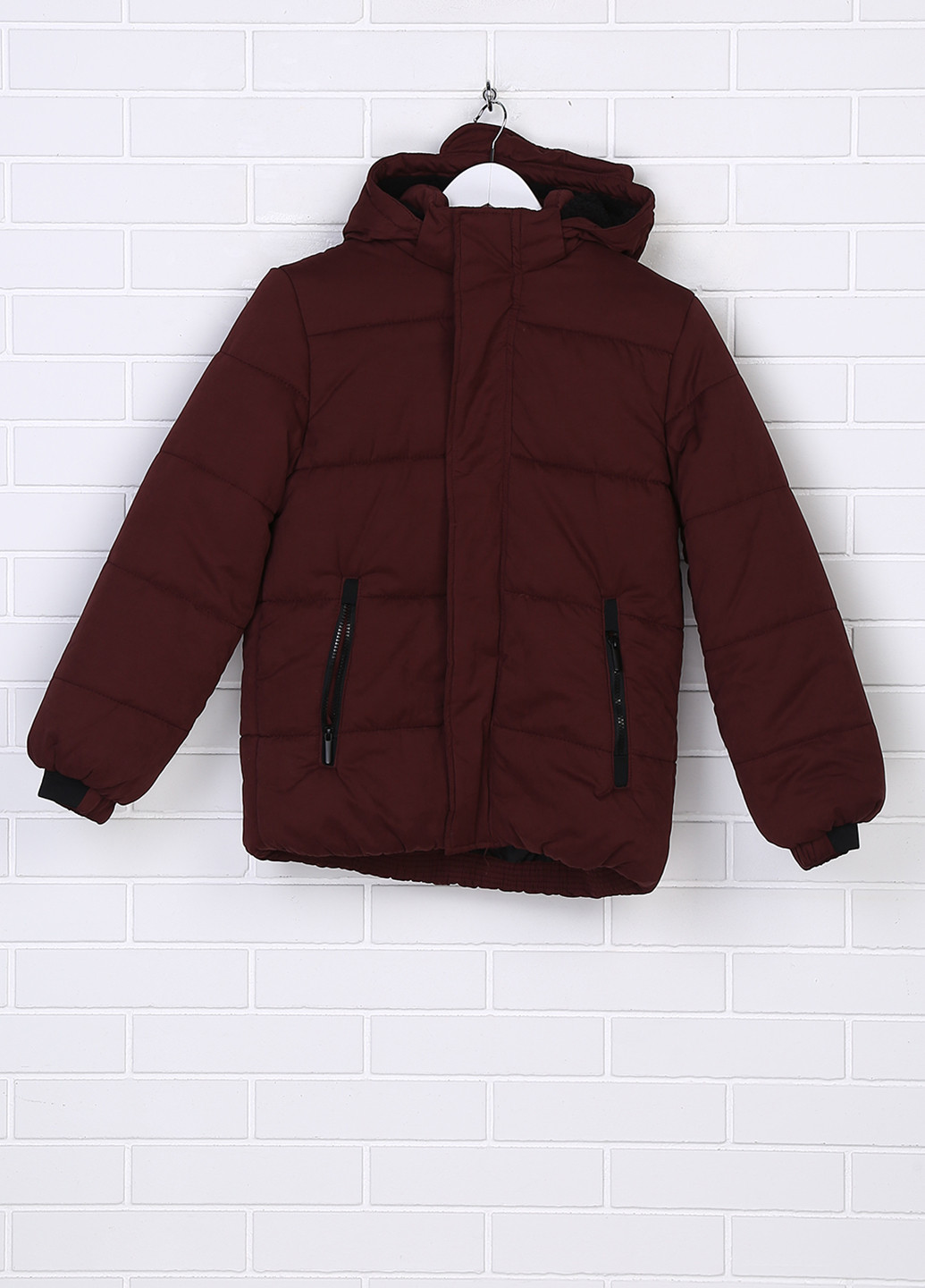 Бордовая зимняя куртка Kiabi