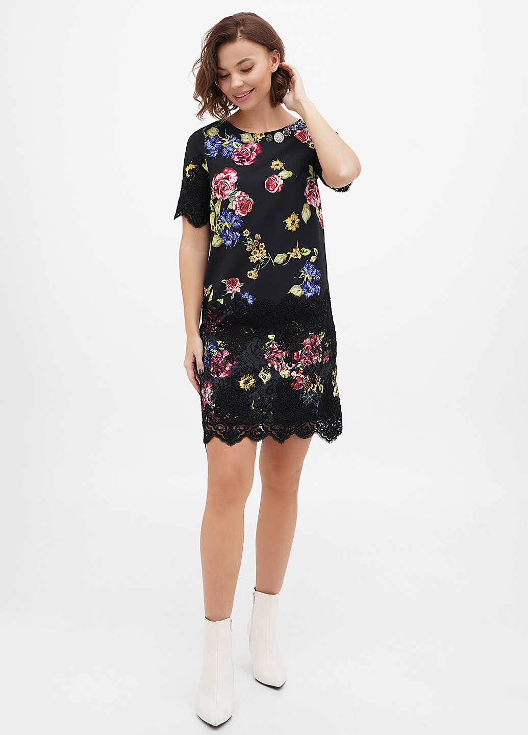 Черное кэжуал платье а-силуэт Sassofono с цветочным принтом