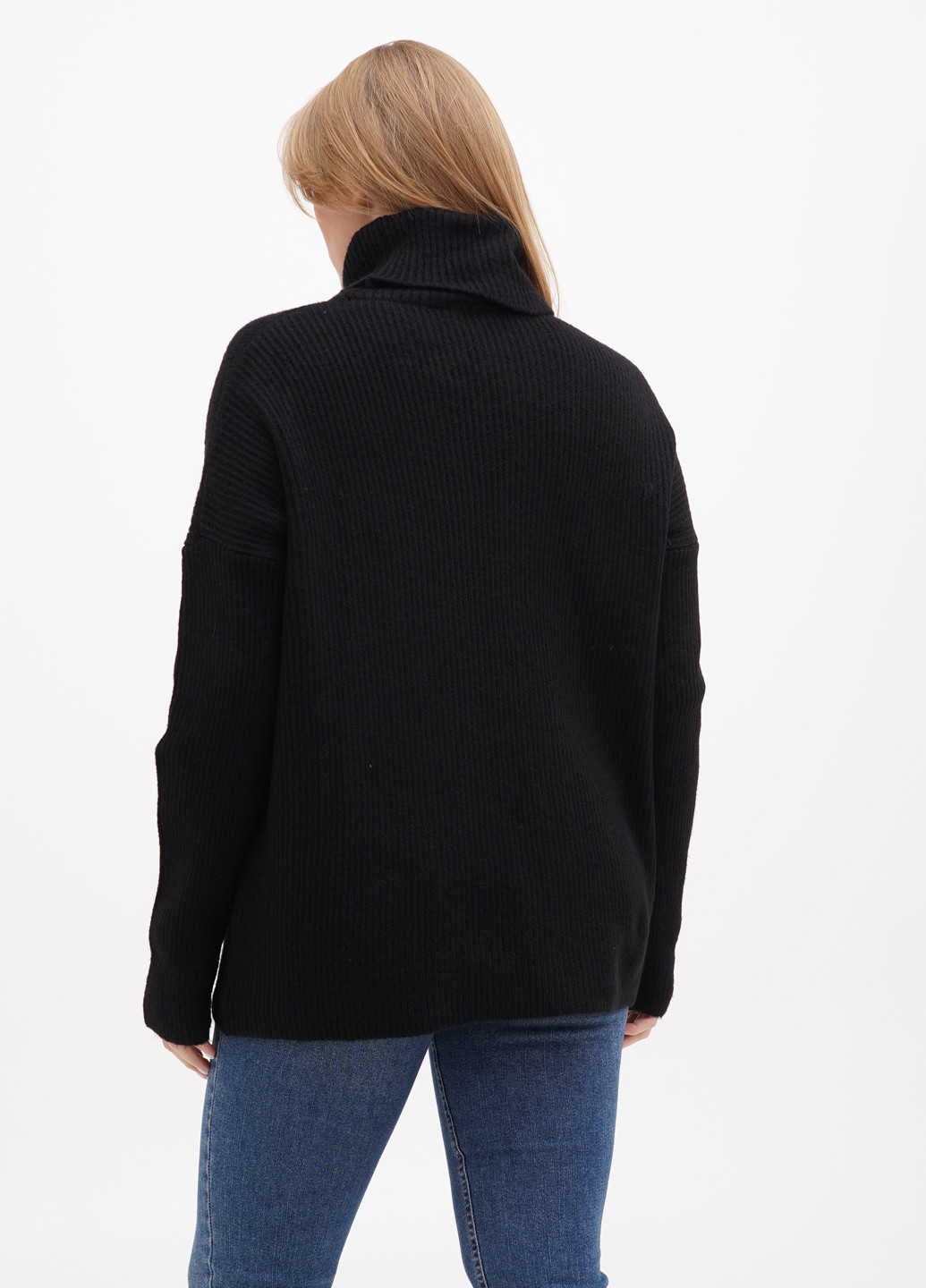 Чорний демісезонний светр La Pomme