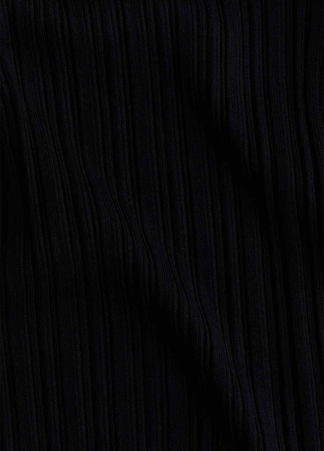 Черное кэжуал платье с открытыми плечами H&M однотонное