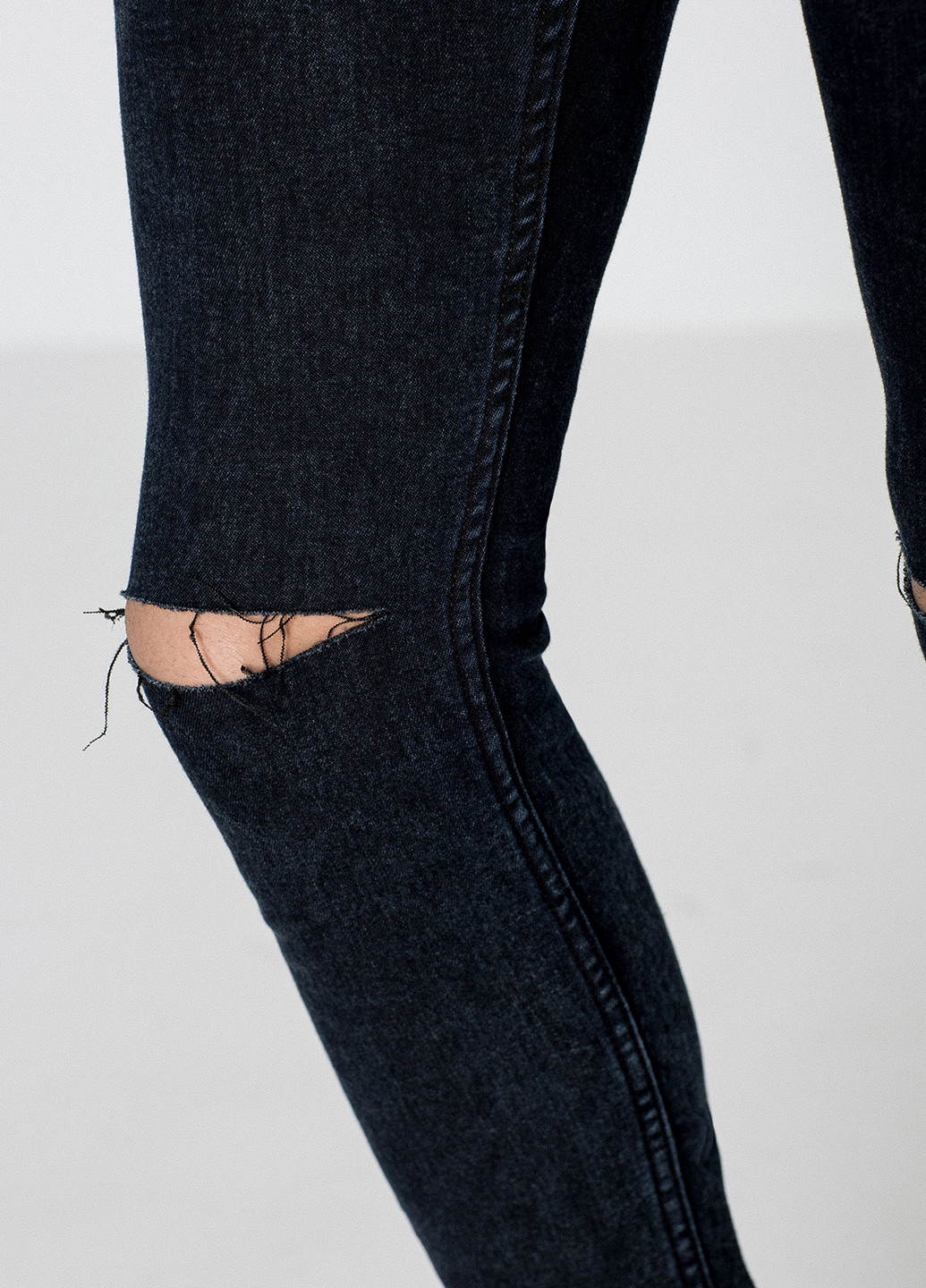 Темно-серые демисезонные скинни, укороченные джинсы Pull & Bear
