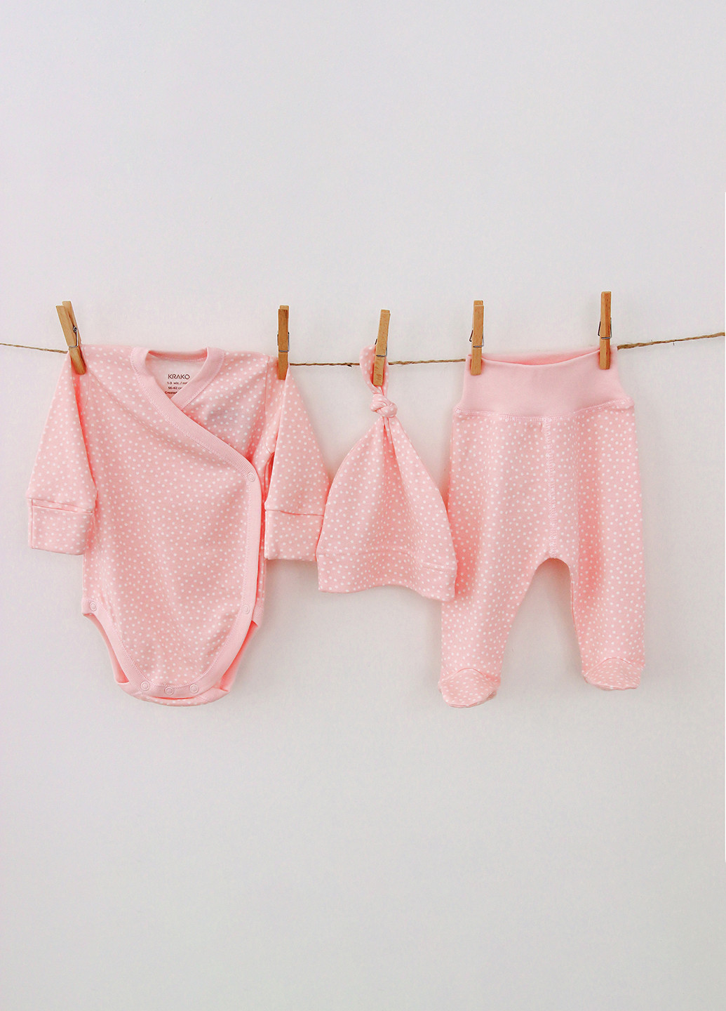 Розовый демисезонный комплект (шапка, боди, ползунки) KRAKO