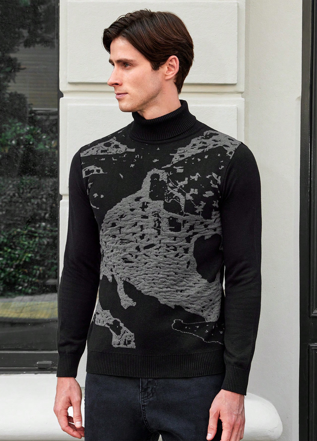 Чорний демісезонний светр SHEIN