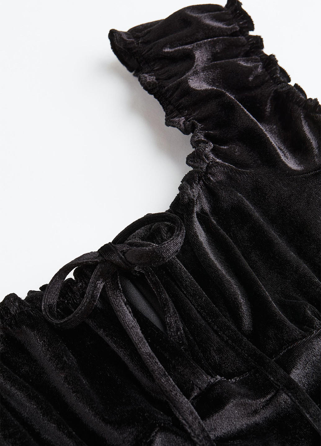 Черное кэжуал платье с открытыми плечами H&M однотонное