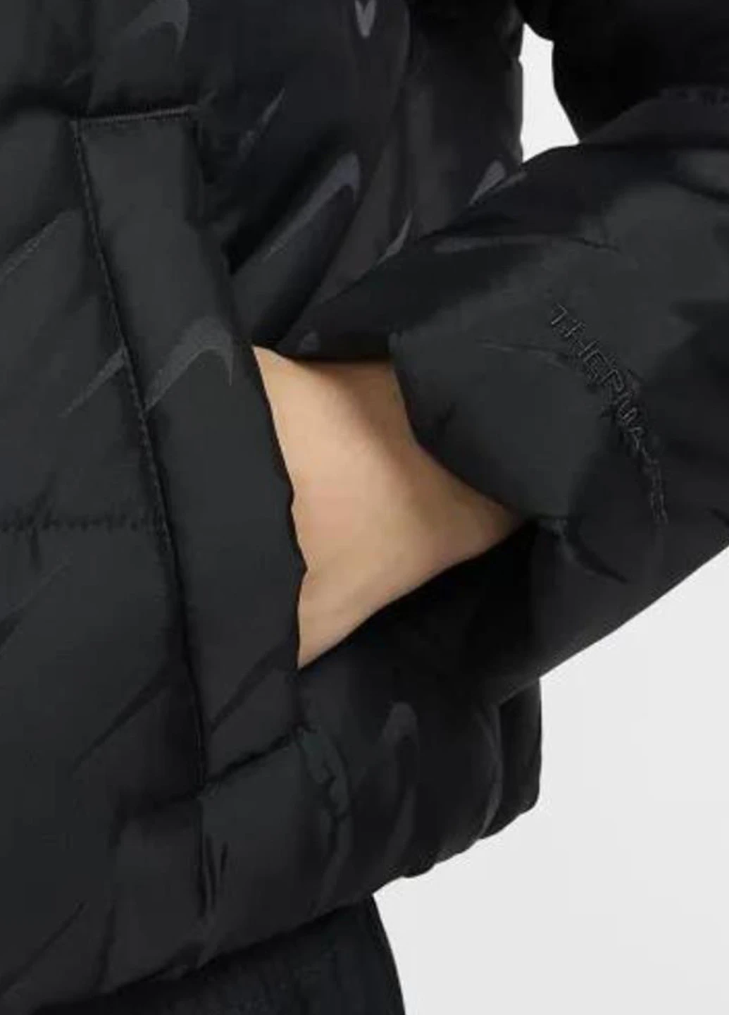 Чорна демісезонна куртка fv7941-010 Nike W NSW TF SNFL NK CLSC PFR AOP