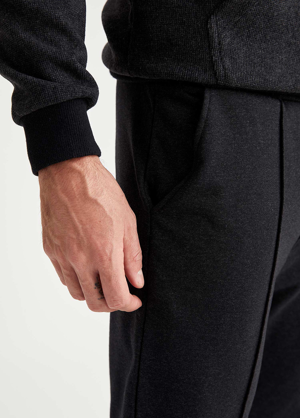 Темно-серые кэжуал демисезонные джоггеры брюки DeFacto