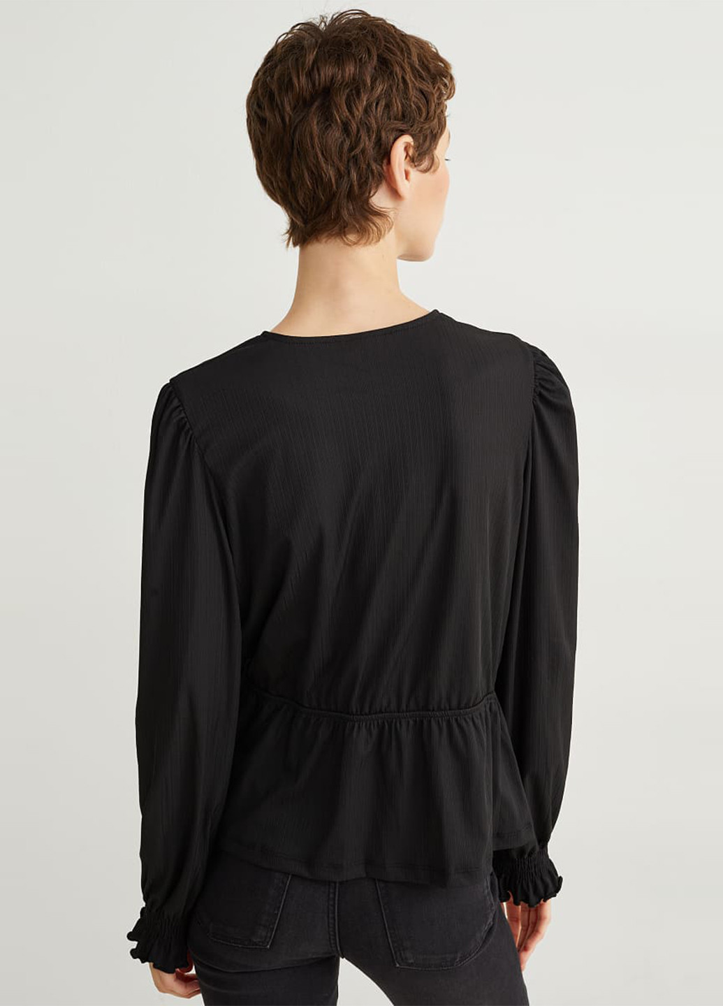 Чёрная блуза на запах C&A