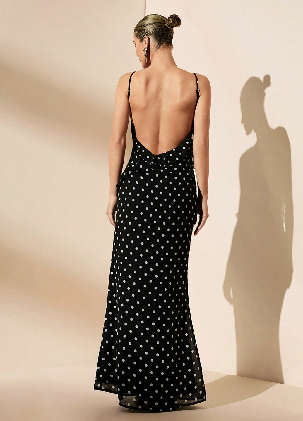 Чорно-білий вечірня сукня годе, з відкритою спиною SHEIN в горошок