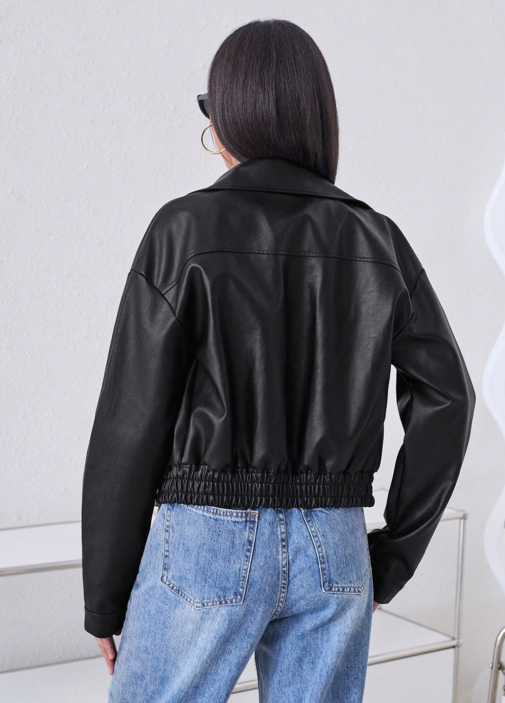 Черная демисезонная куртка байкерская SHEIN