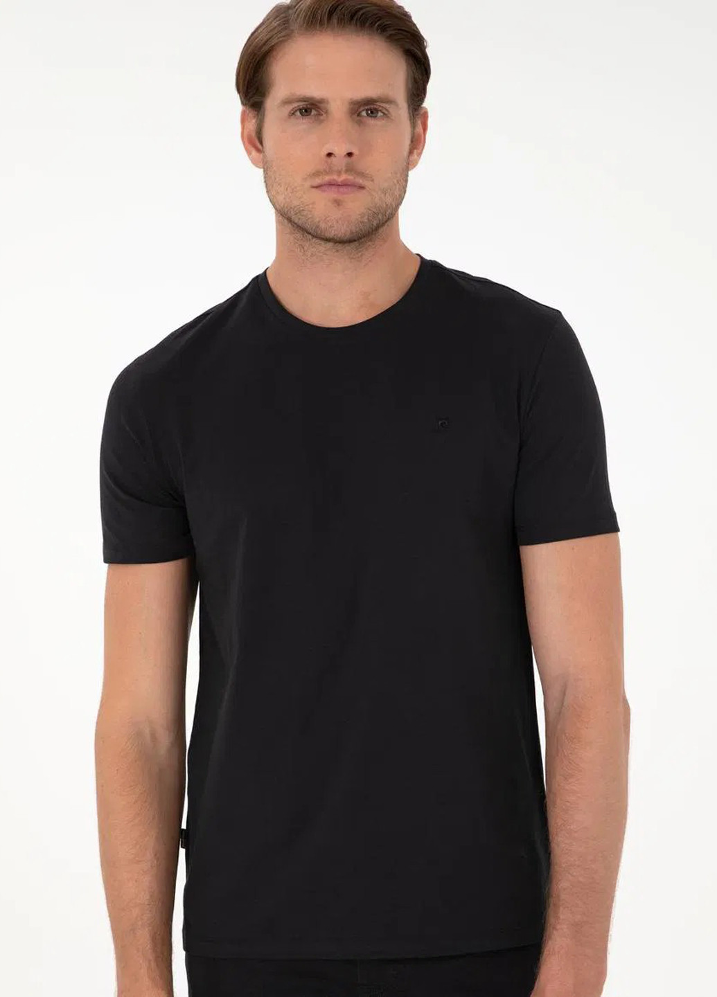 Черная футболка Pierre Cardin