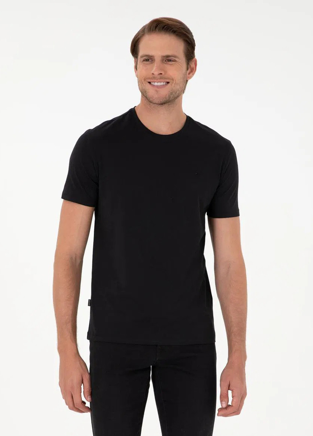 Черная футболка Pierre Cardin