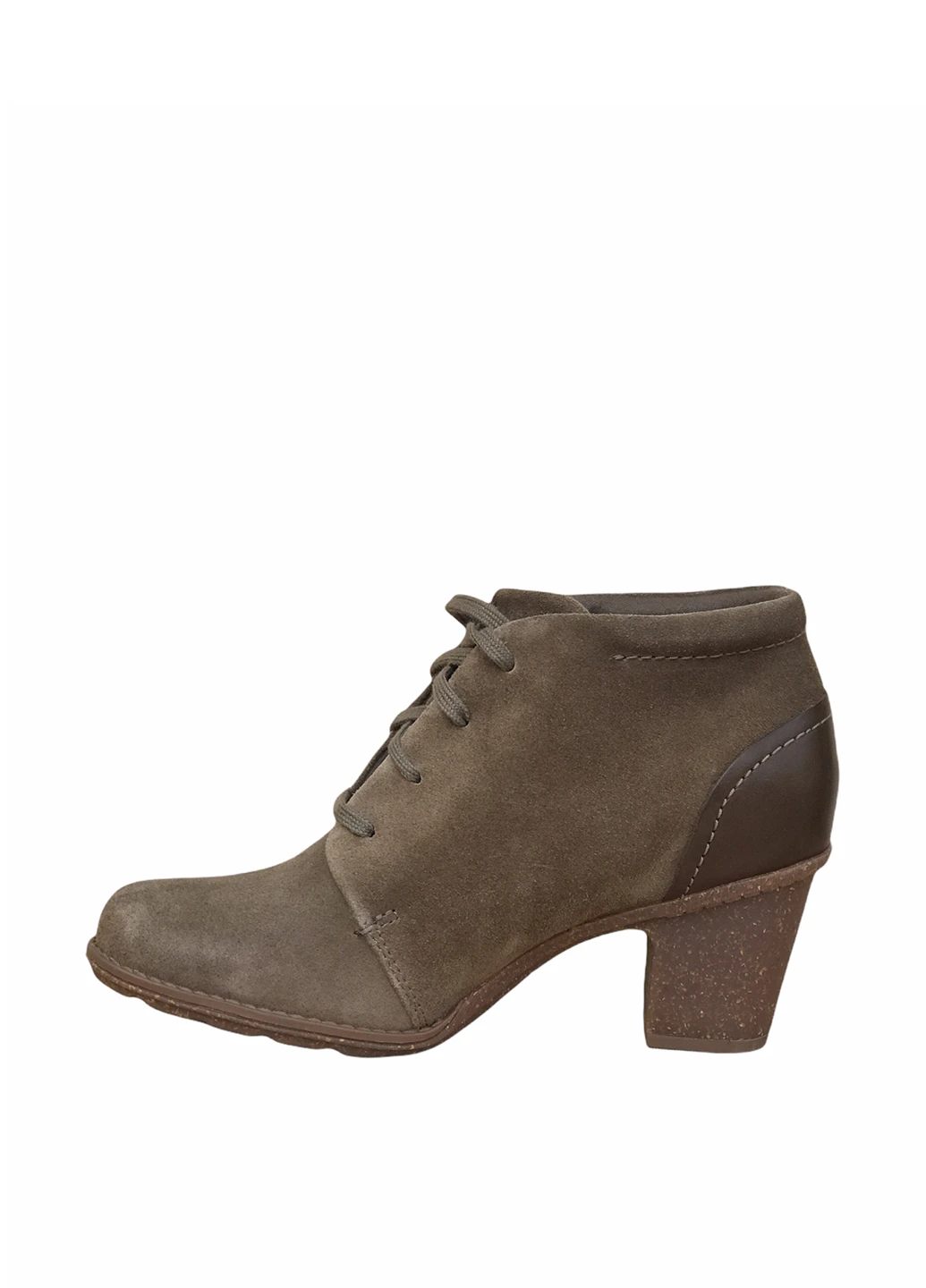 Осенние ботинки Clarks без декора из натуральной замши