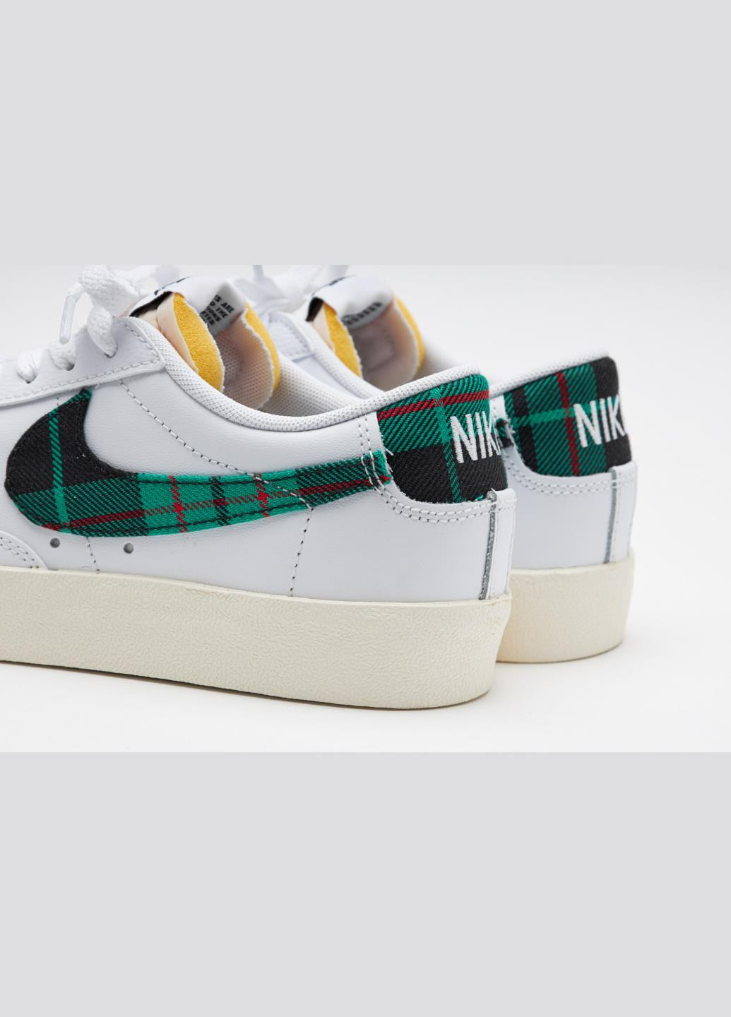 Білі Осінні кросівки dv0801-100 Nike BLAZER LOW 77 PRM