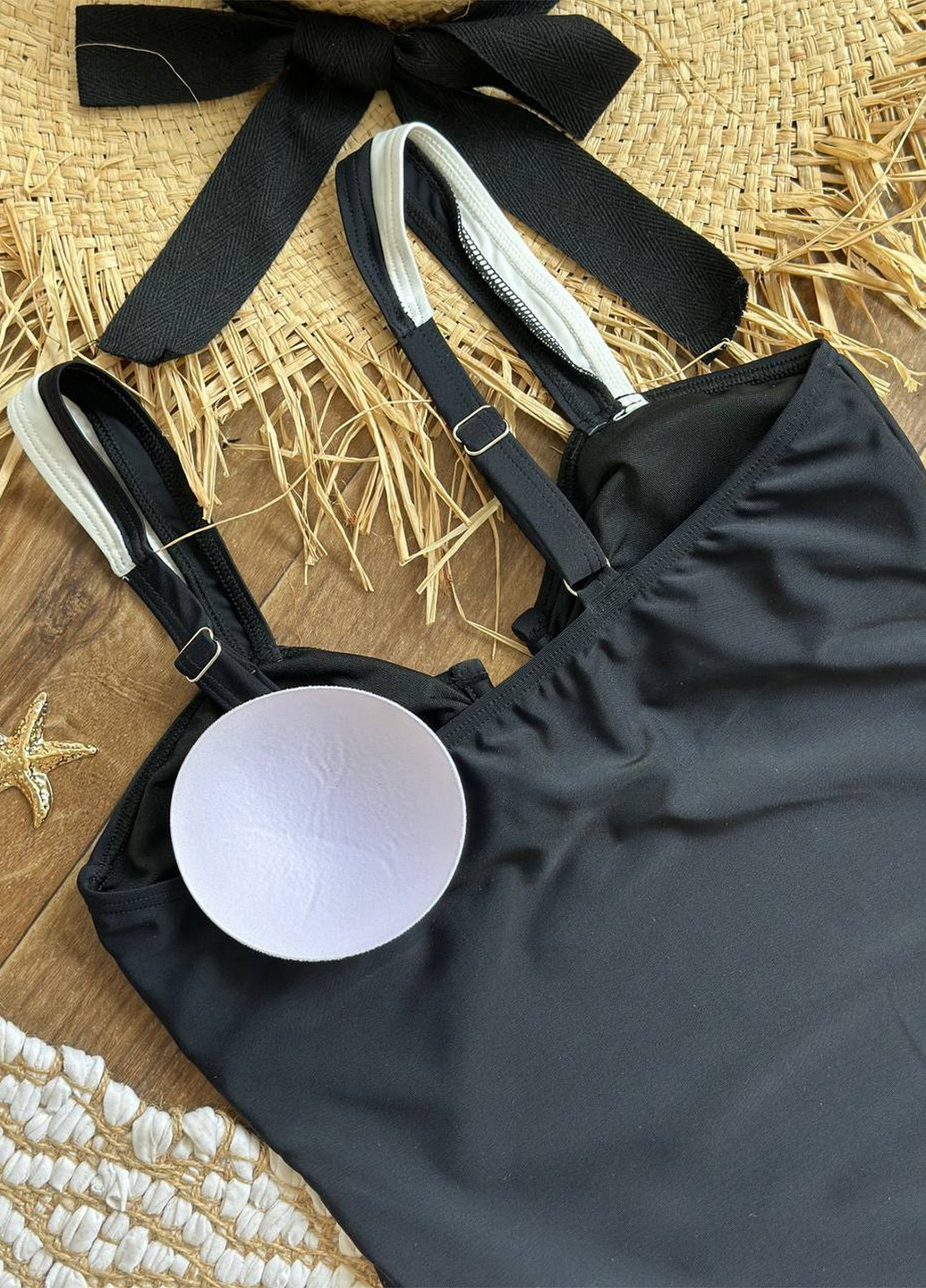 Чорний літній цільний купальник жіночий суцільний NOVA VEGA