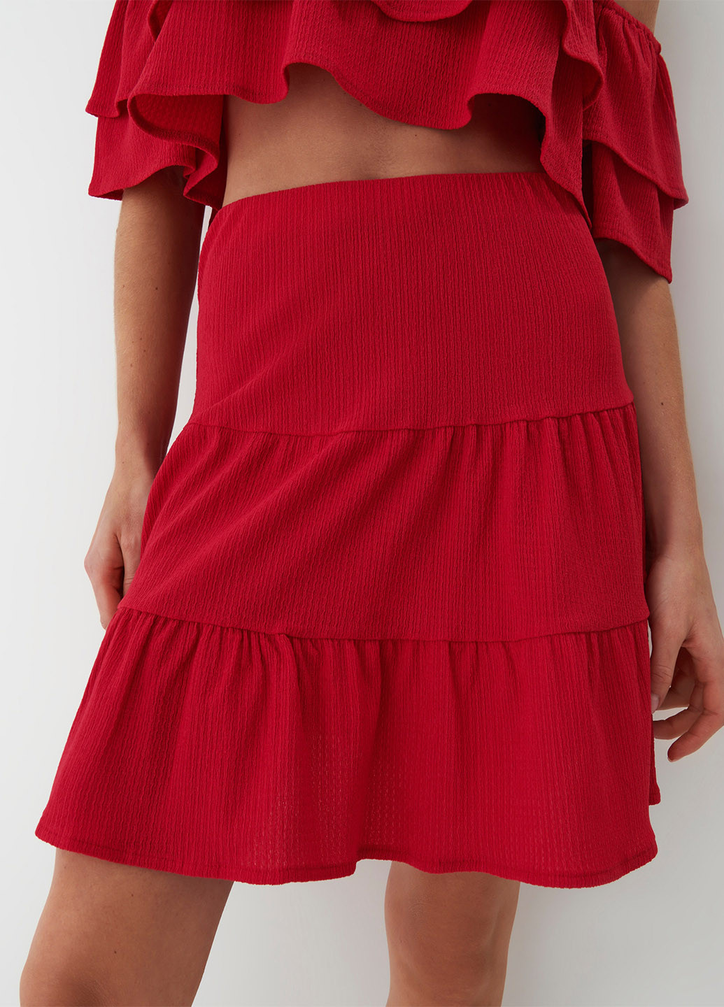 Красная кэжуал однотонная юбка Mohito а-силуэта (трапеция)