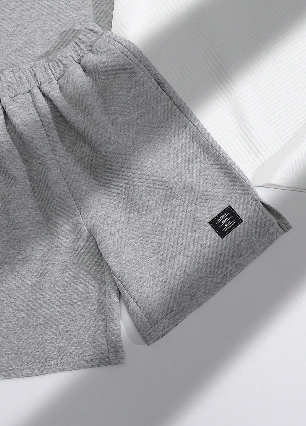 Комбінований літній комплект (2 футболки, шорти) SHEIN