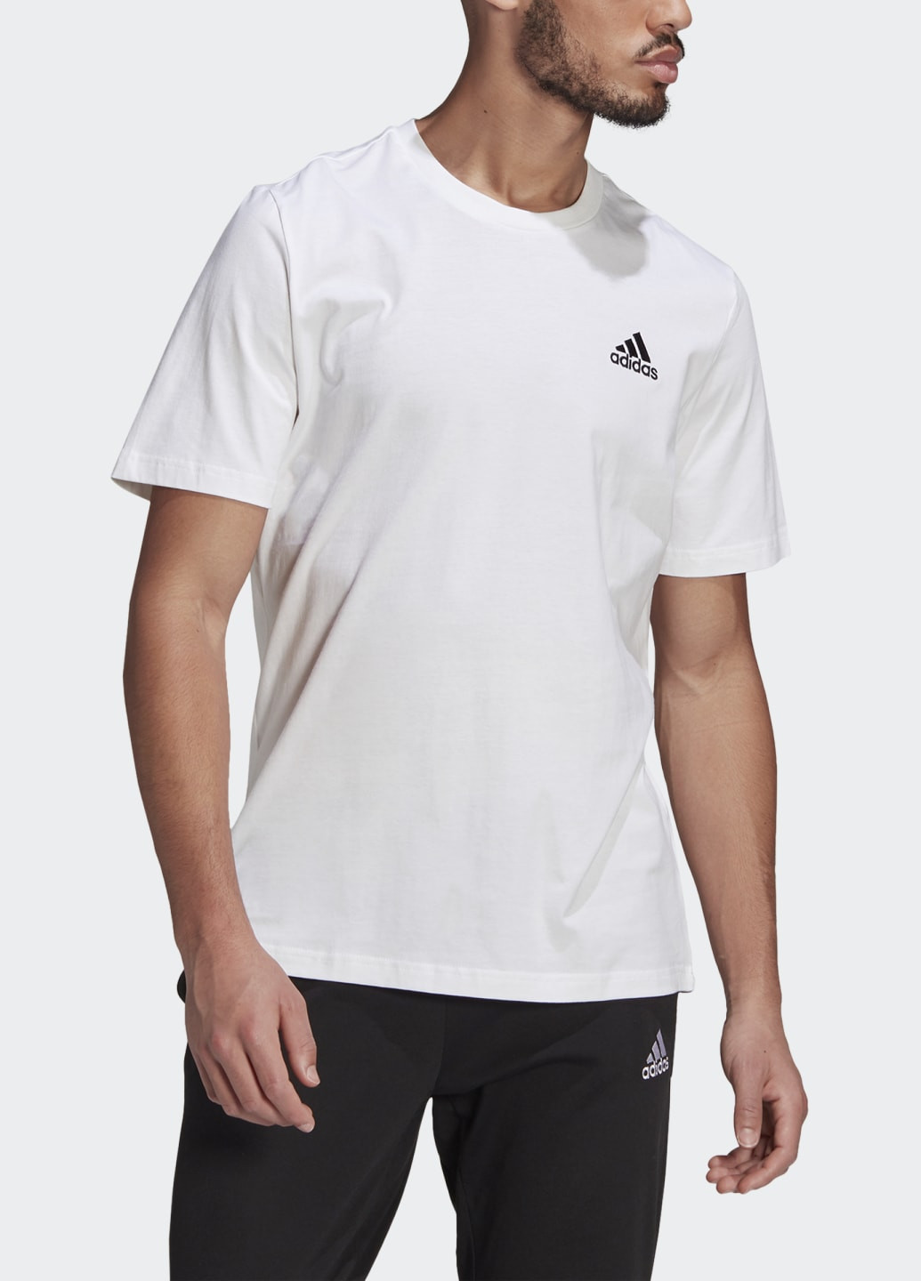 Белая футболка essentials embroidered small logo adidas