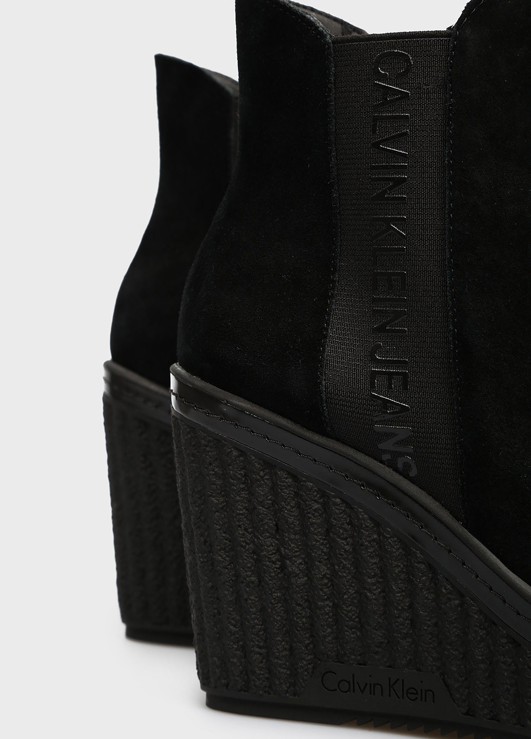 Осенние ботинки челси Calvin Klein из натуральной замши