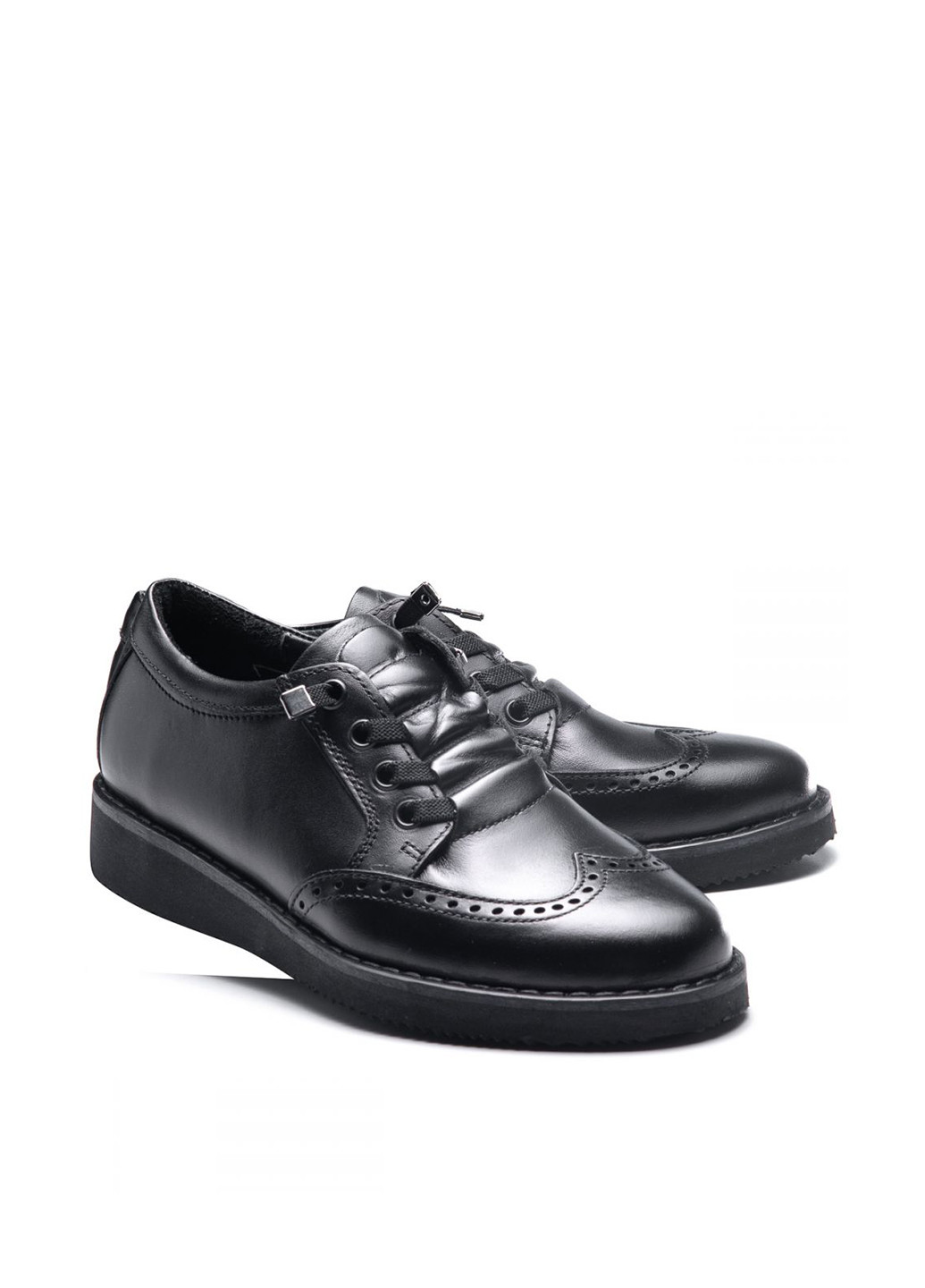 Черные туфли со шнурками Theo Leo