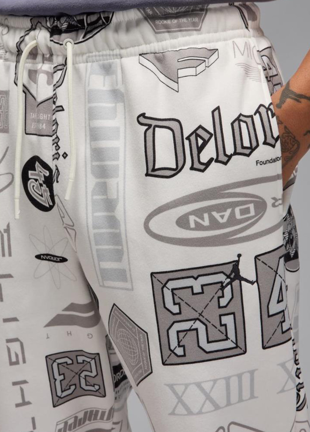 Белые спортивные демисезонные джоггеры брюки Jordan