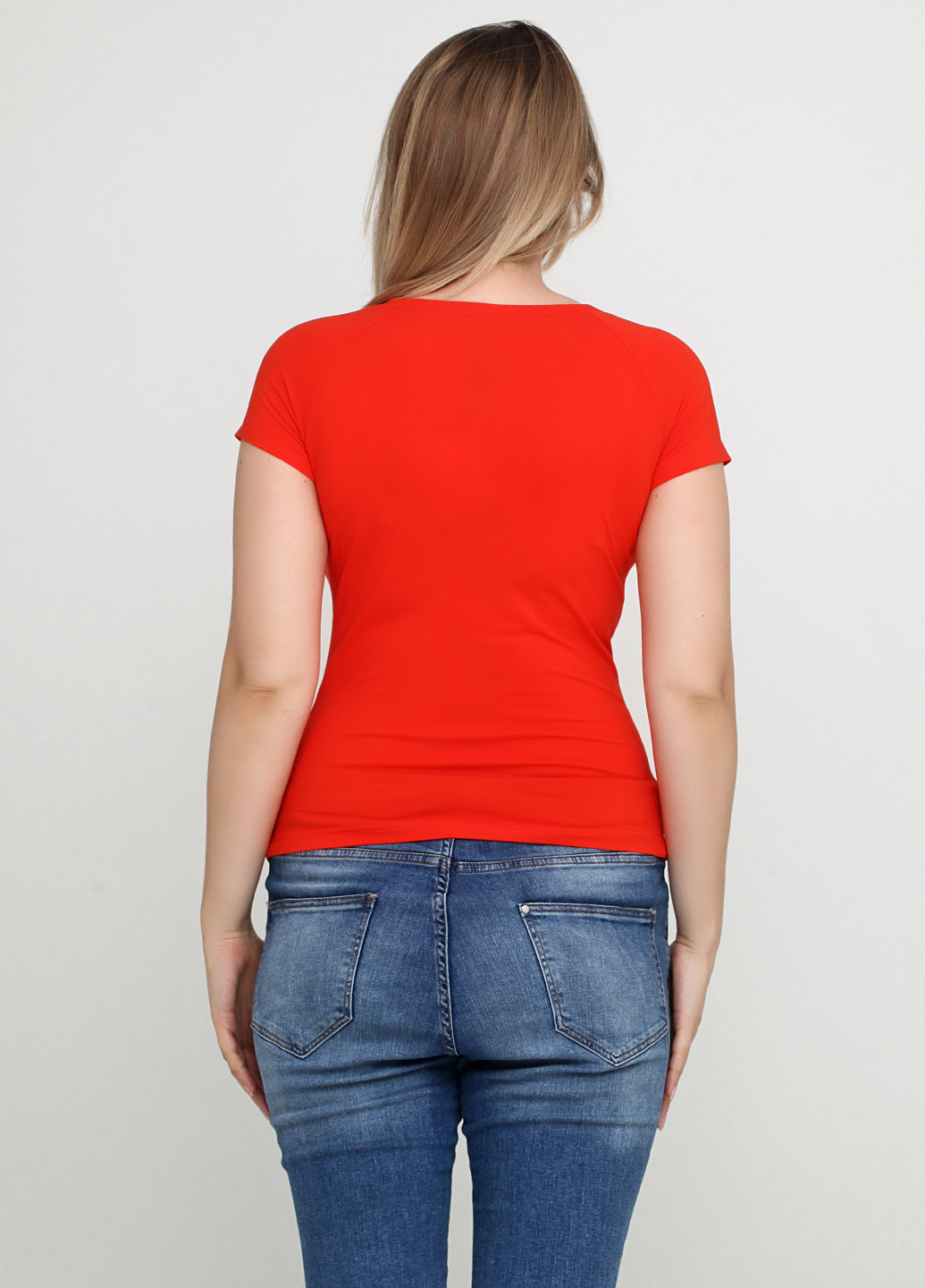 Красная летняя футболка Rolada