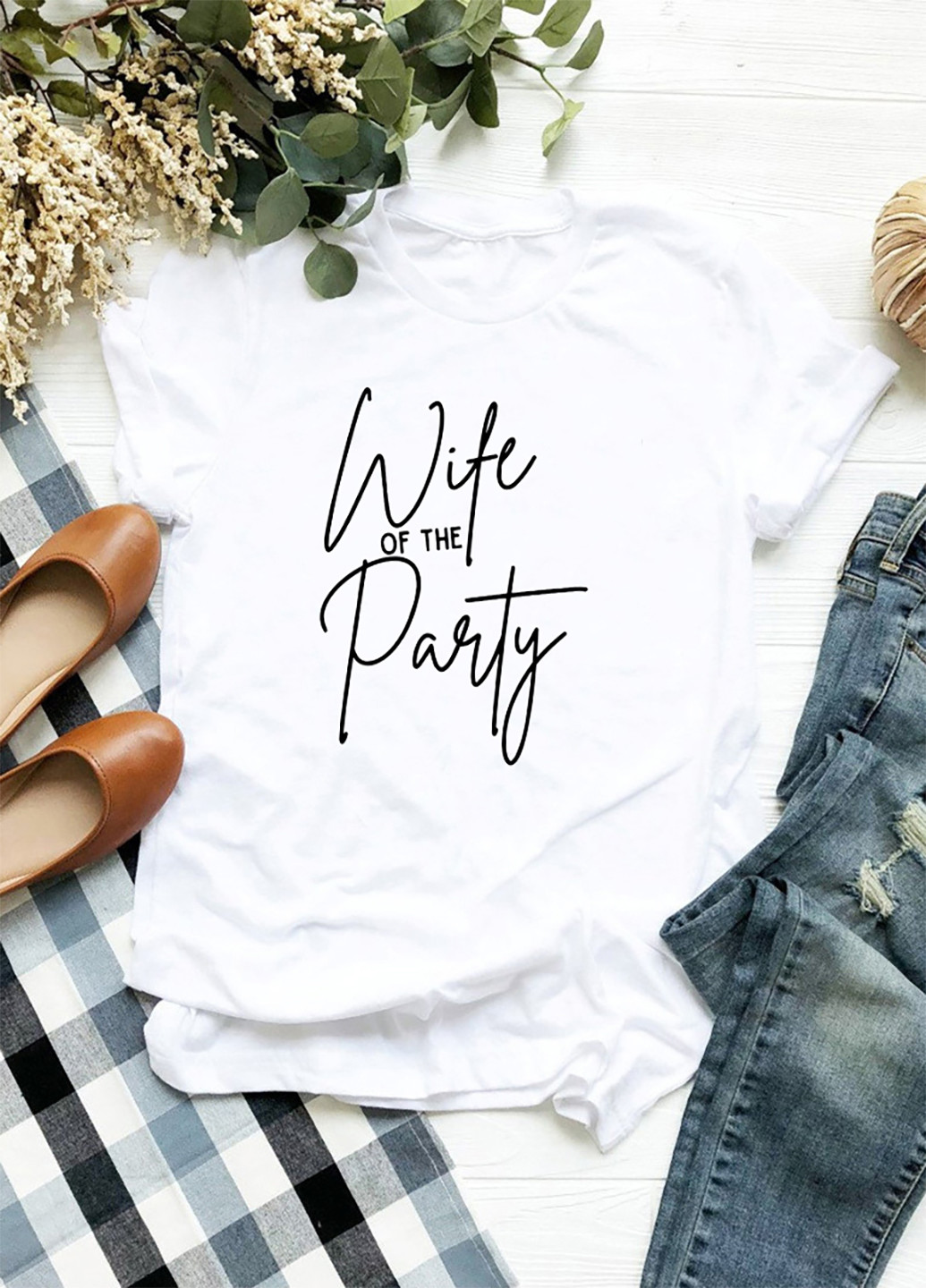 Біла демісезон футболка жіноча біла wife of the party Love&Live