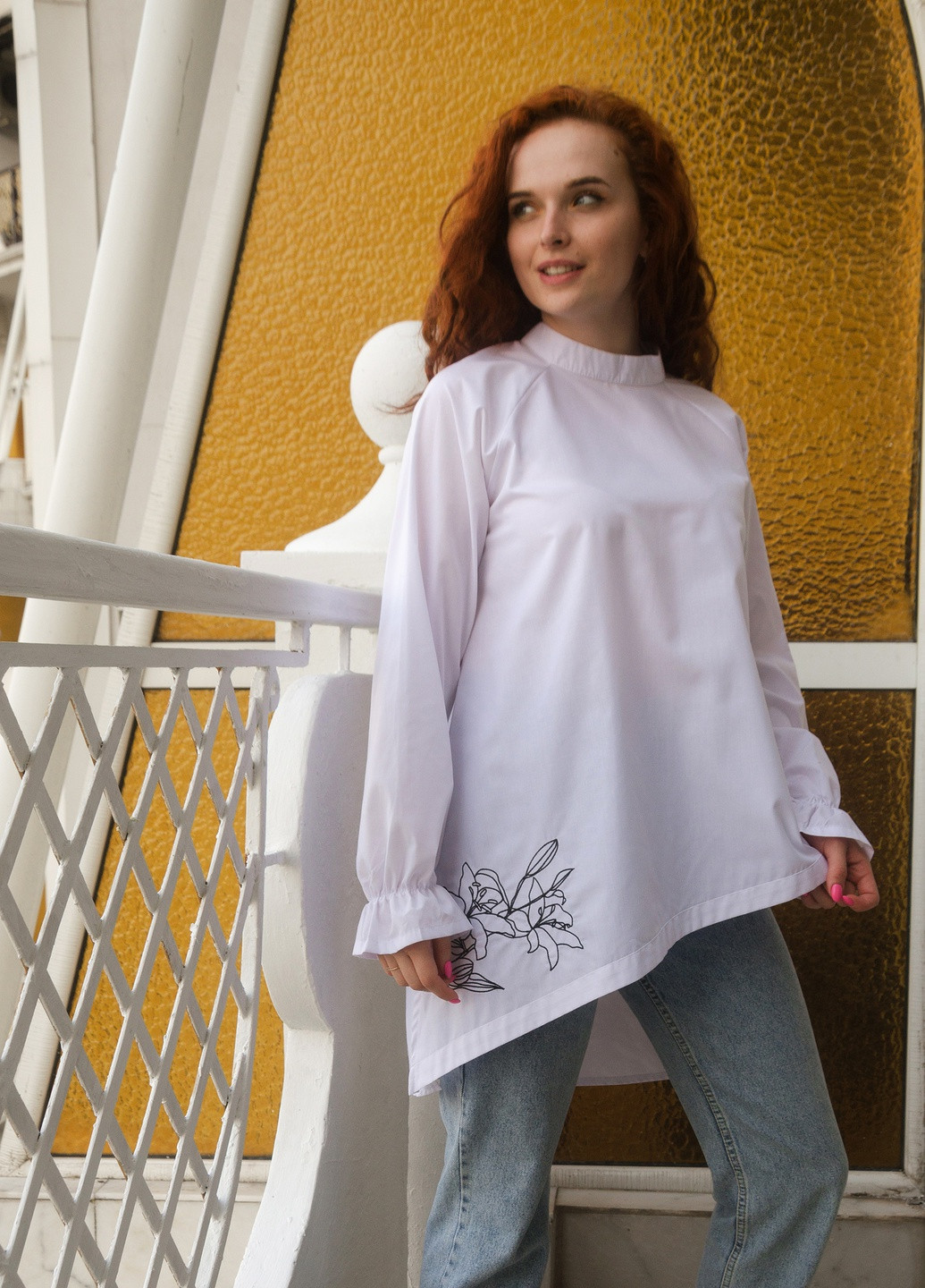 Біла демісезонна асиметрична біла блузка з довгим рукавом INNOE Блуза