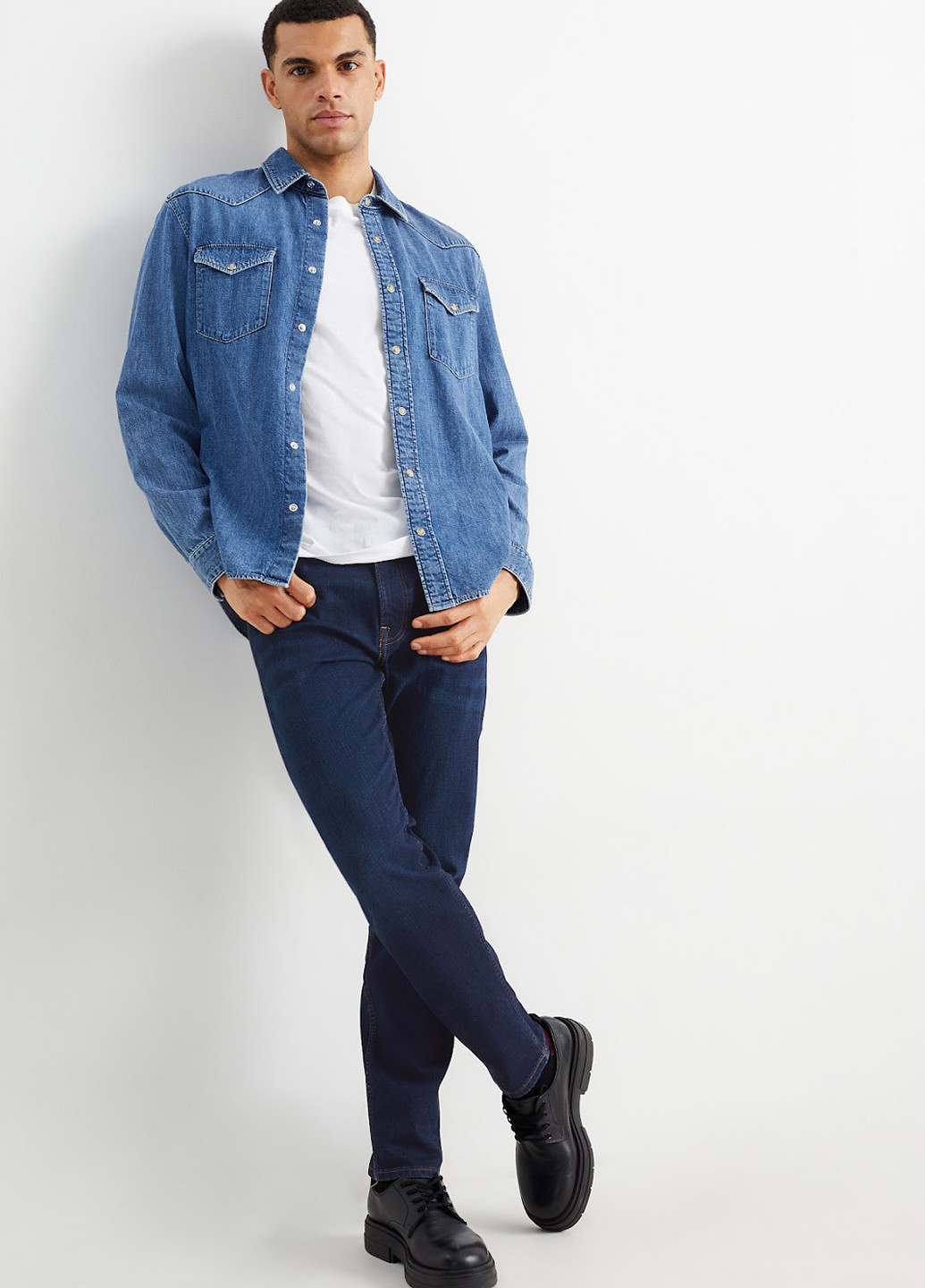 Темно-синие демисезонные зауженные джинсы C&A