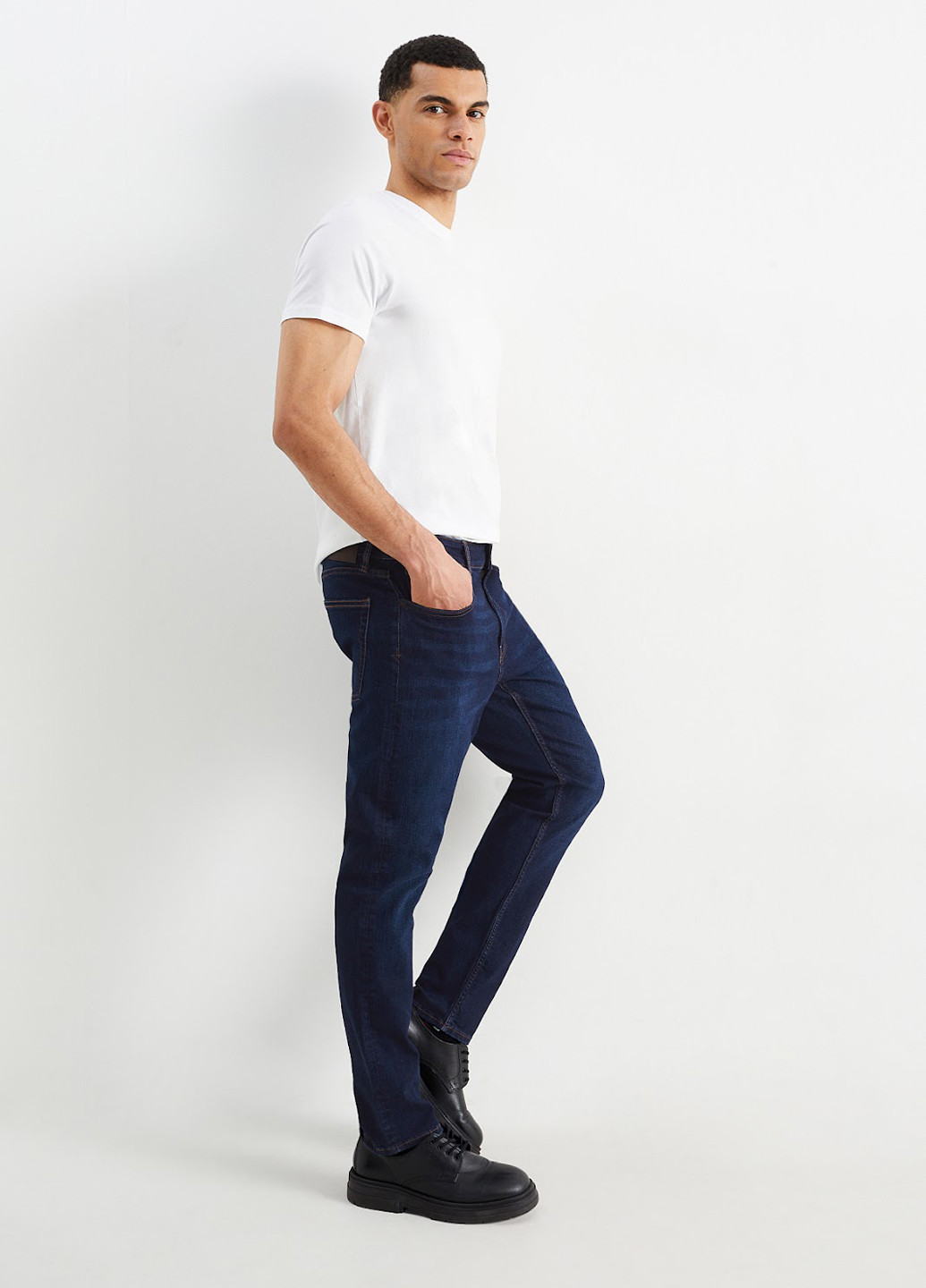 Темно-синие демисезонные зауженные джинсы C&A