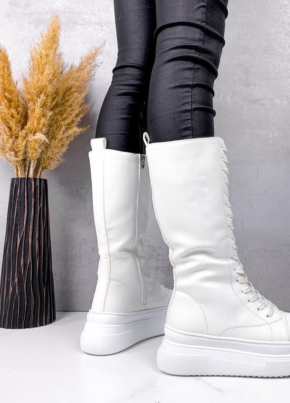 Жіночі чоботи зимові теплі з хутром на шнурівці і блискавки білі еко шкіра Violeta (235747530)