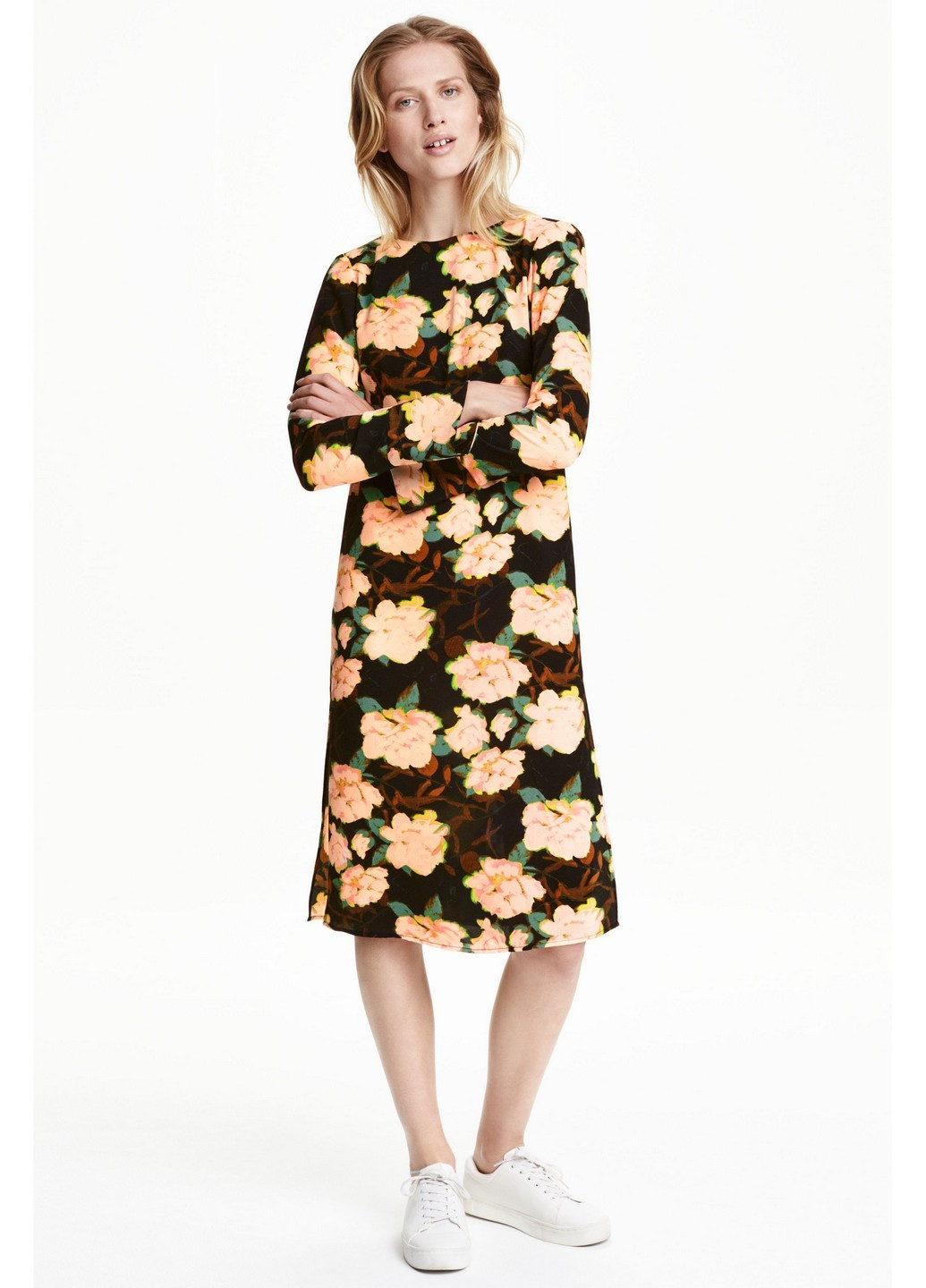 Черное кэжуал платье H&M с цветочным принтом