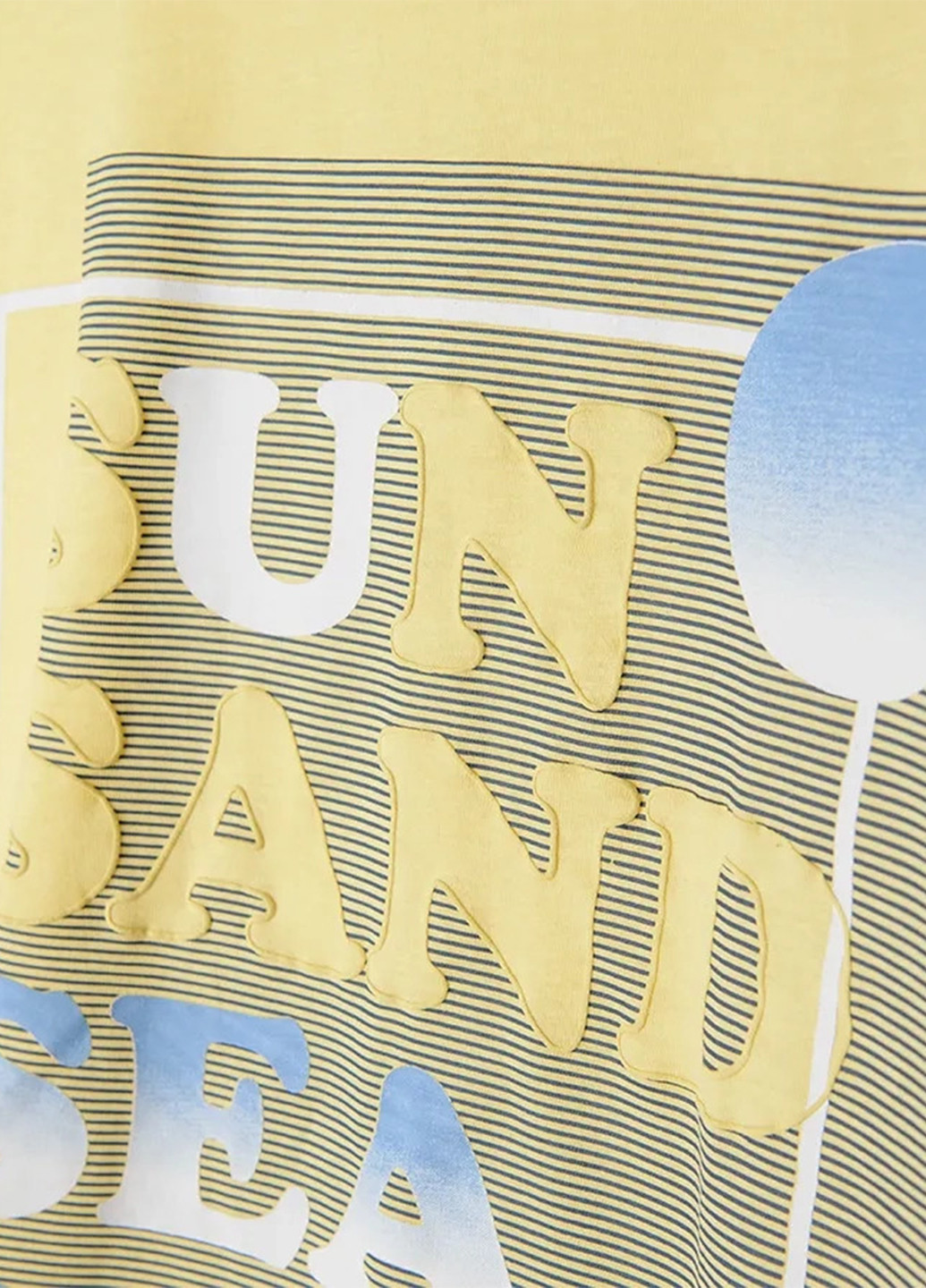 Желтая летняя футболка Cool Club