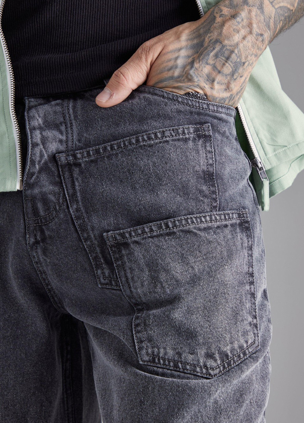 Серые демисезонные прямые джинсы Boohoo