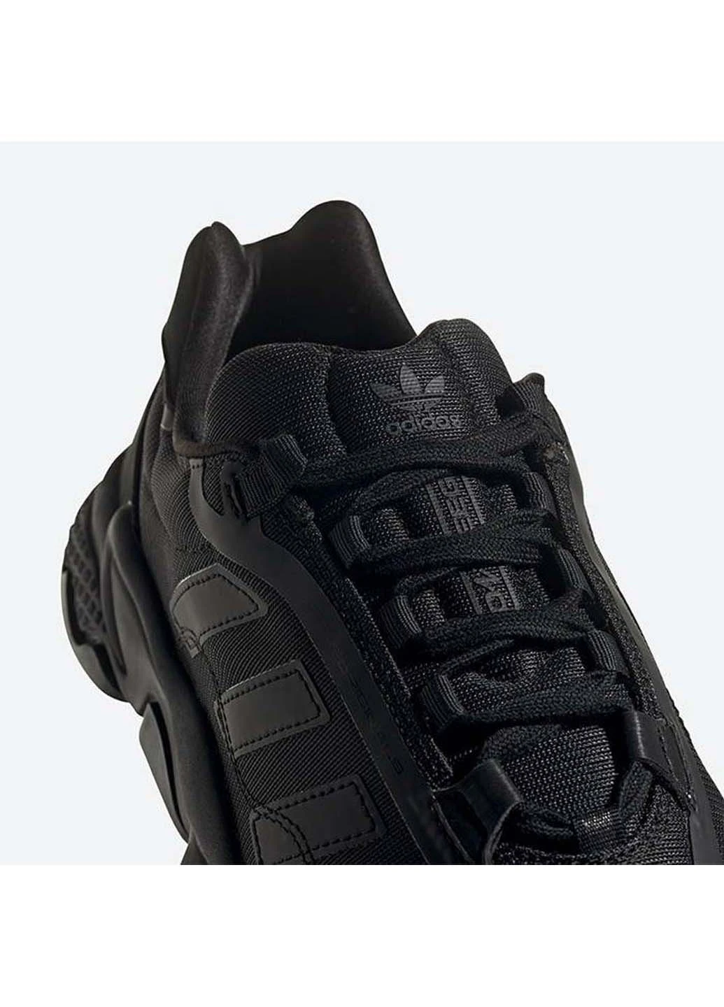Черные демисезонные кроссовки adidas